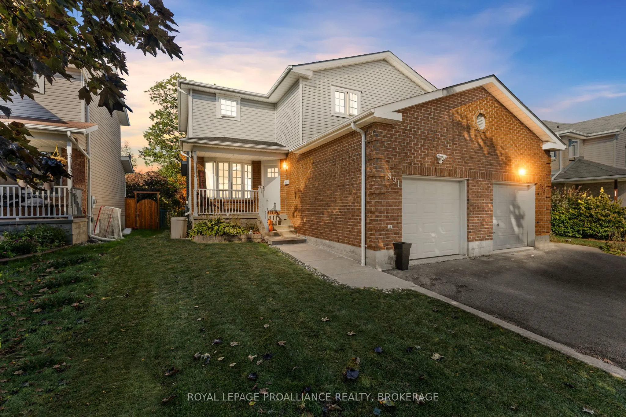 991 Waterbury Crescent