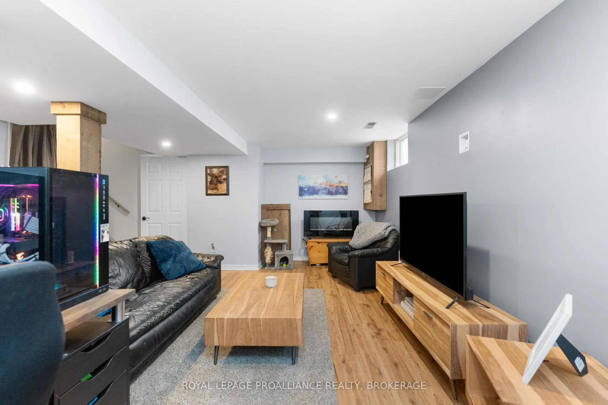 991 Waterbury Crescent