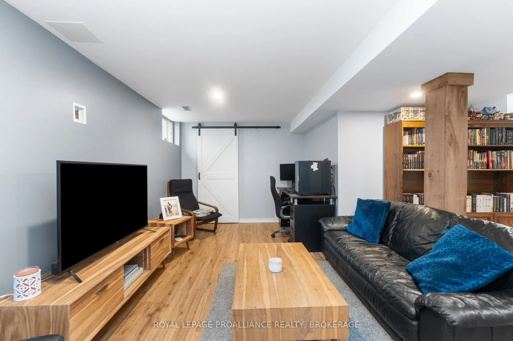 991 Waterbury Crescent