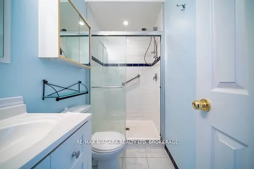 26 CRESTCOMBE Road