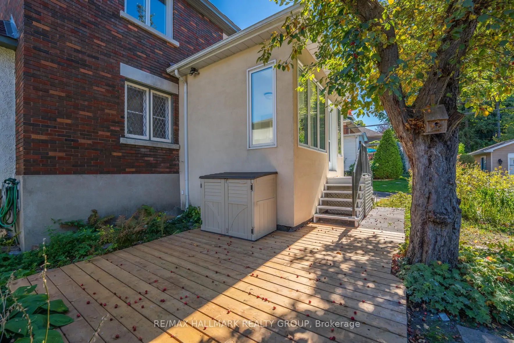 242 Harmer Avenue S