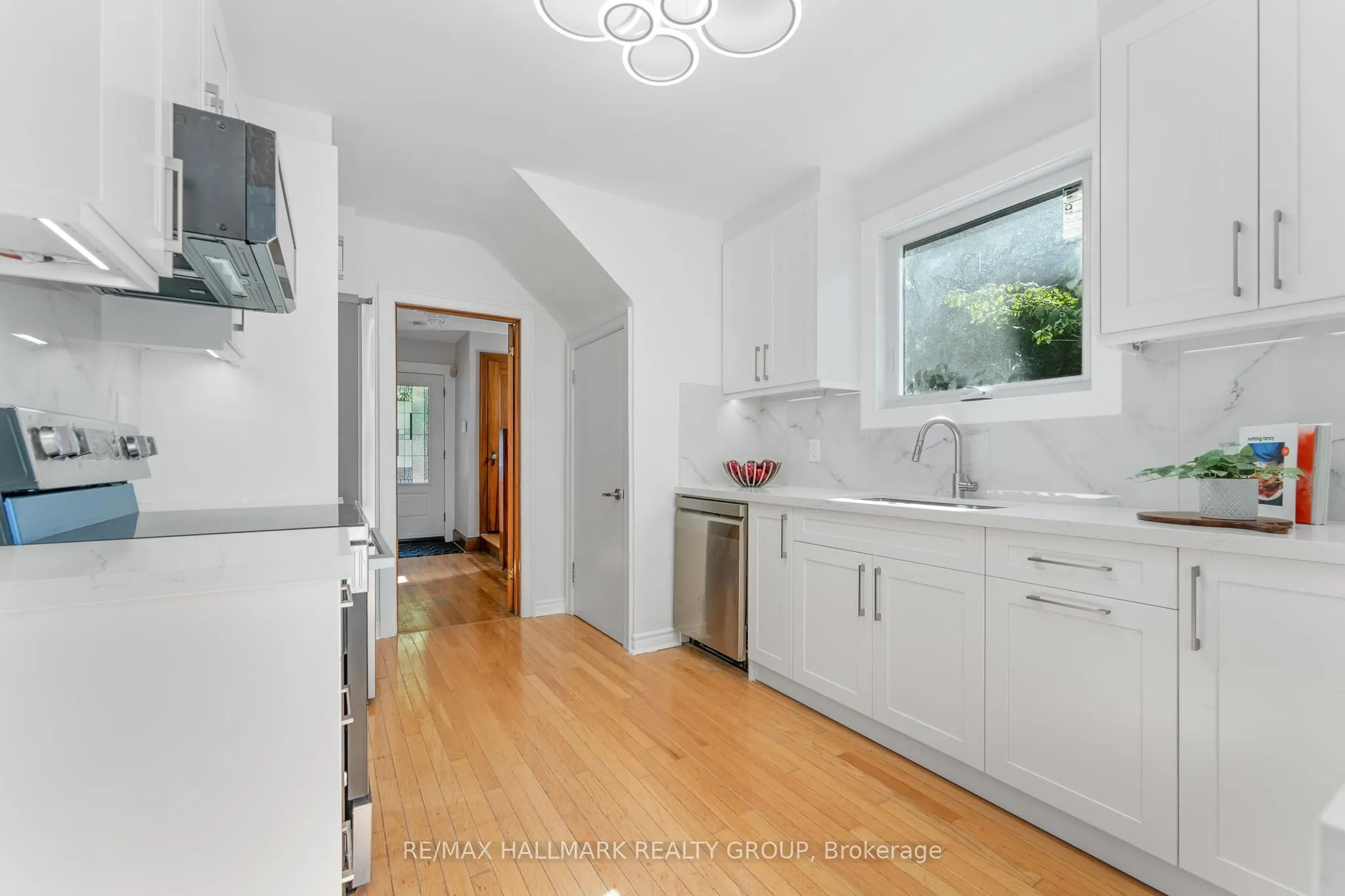 242 Harmer Avenue S