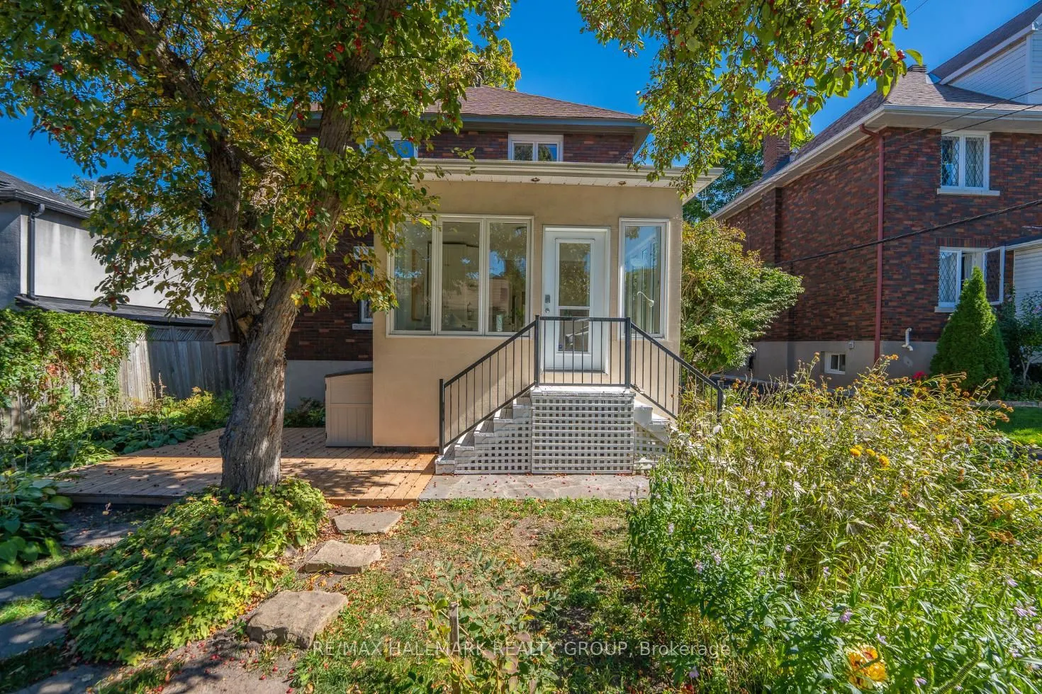242 Harmer Avenue S