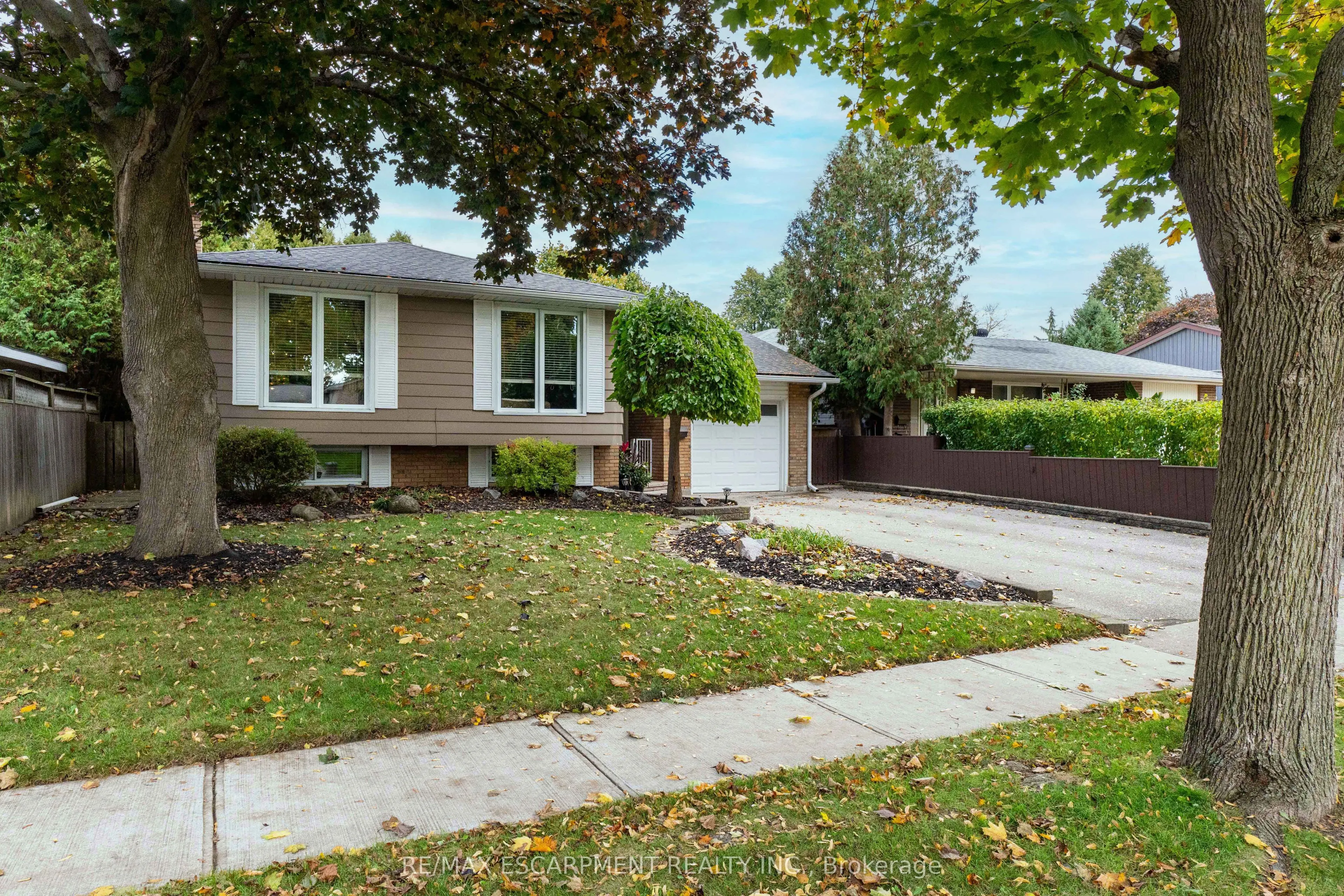 4 Adelaide Avenue