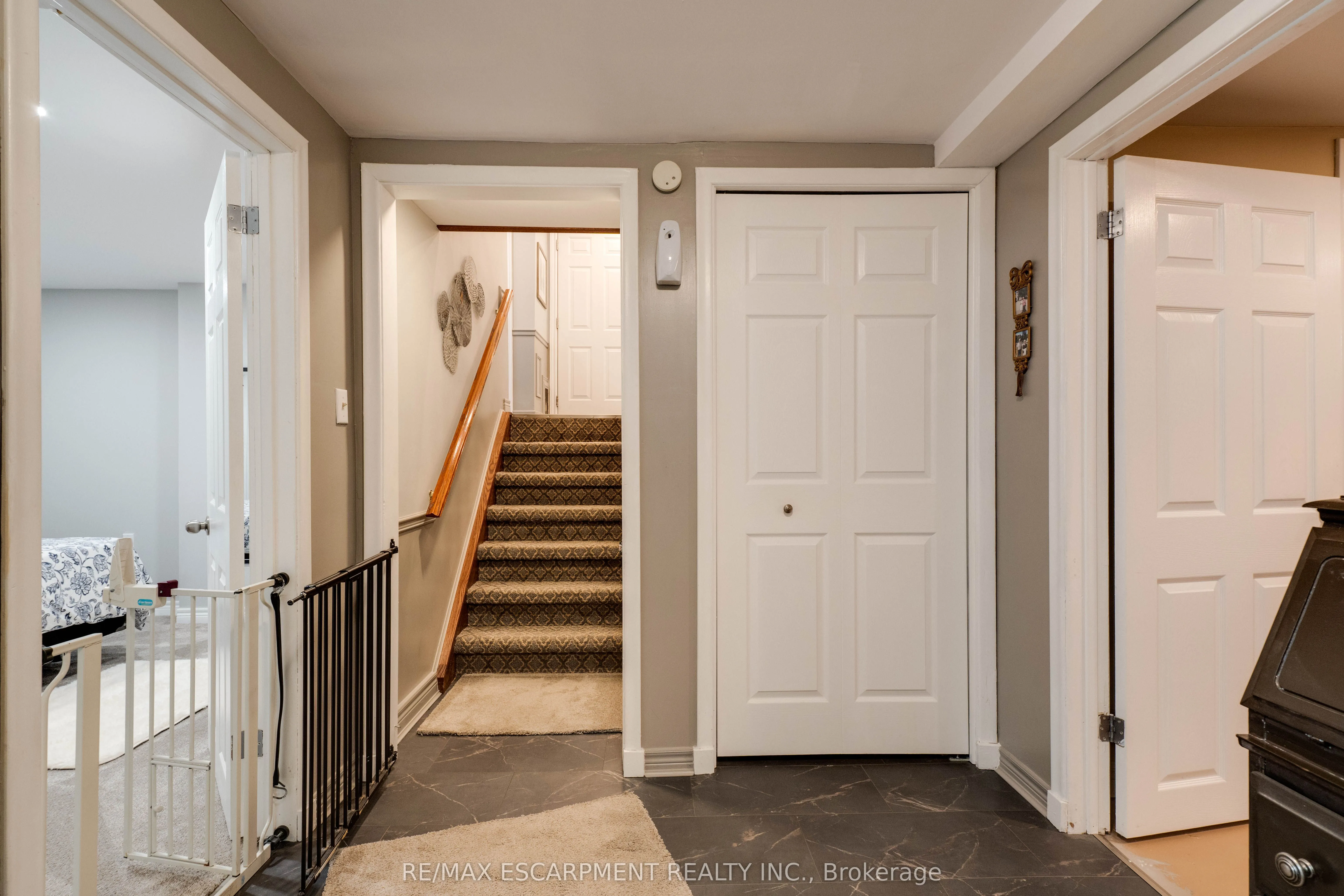 4 Adelaide Avenue