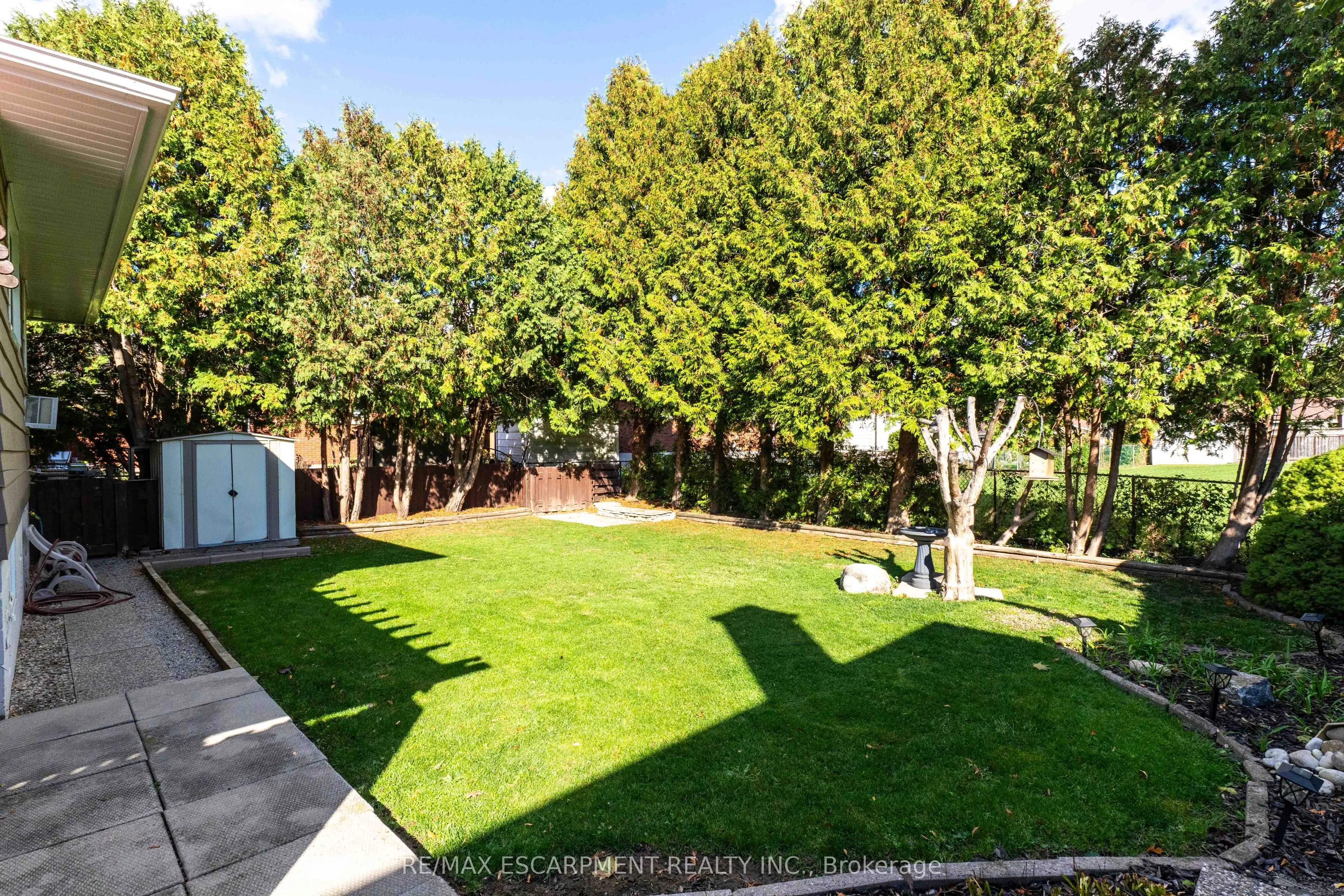 4 Adelaide Avenue