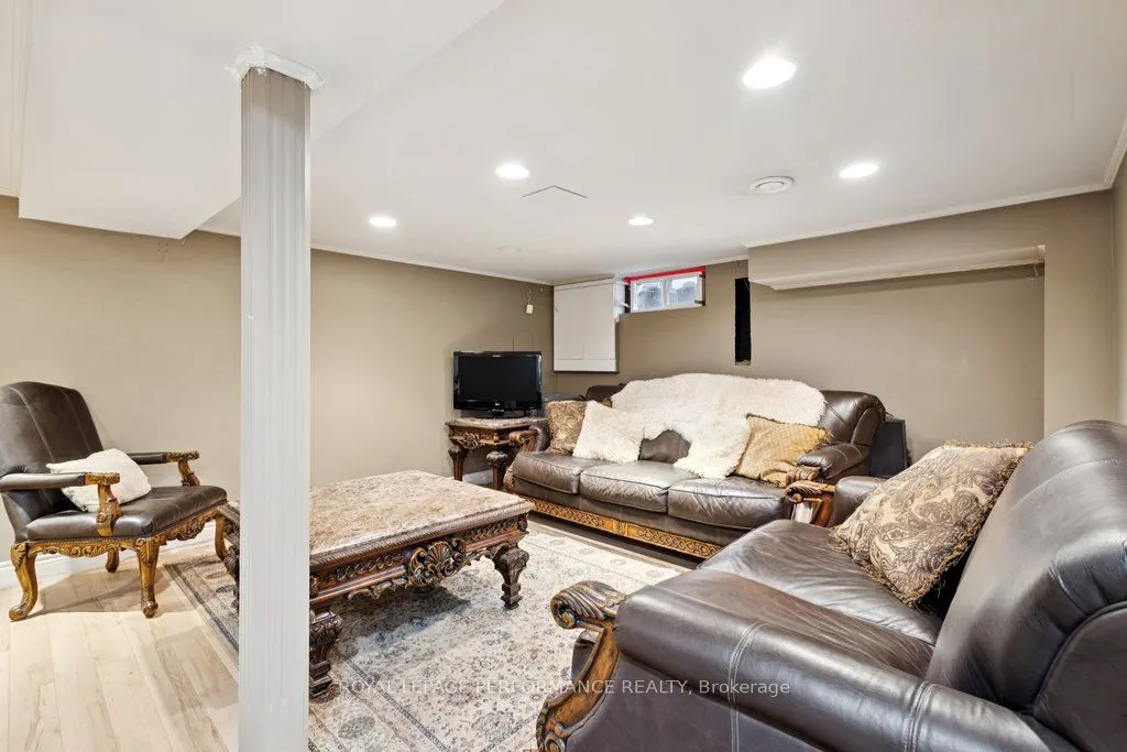 1834 Russell Road