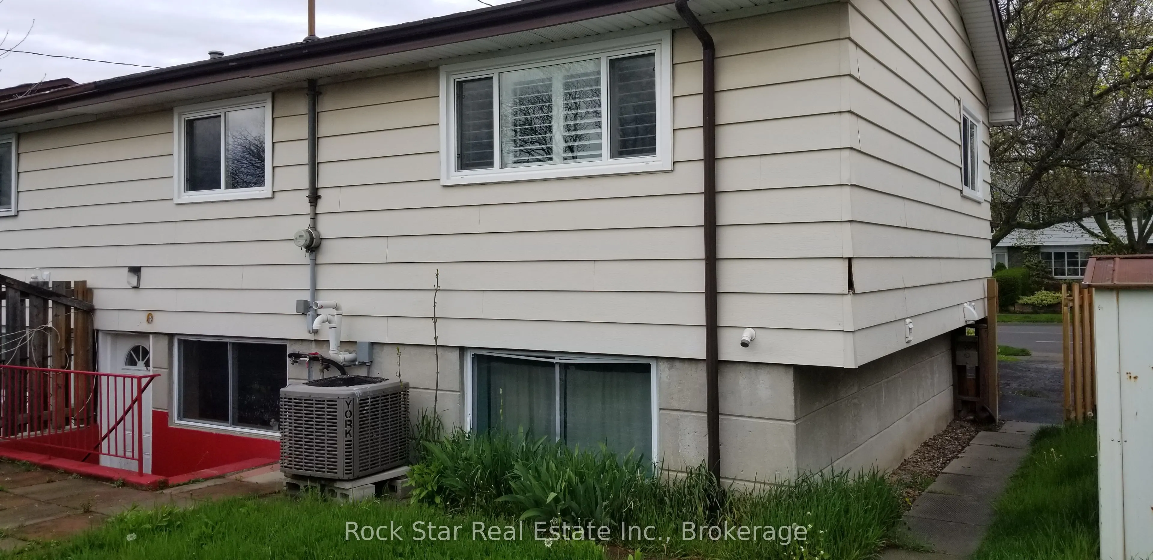 562 Greenhill Avenue