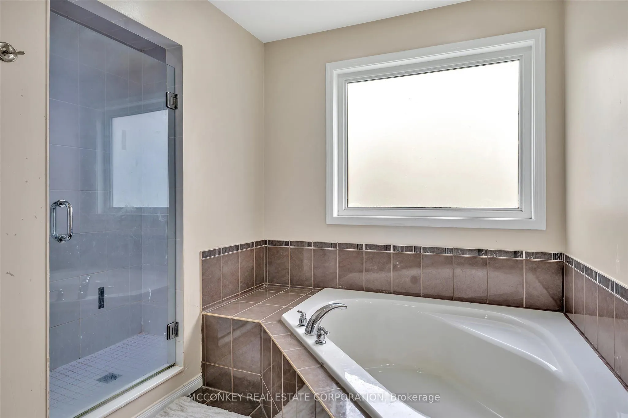 609 ACKERMAN Crescent