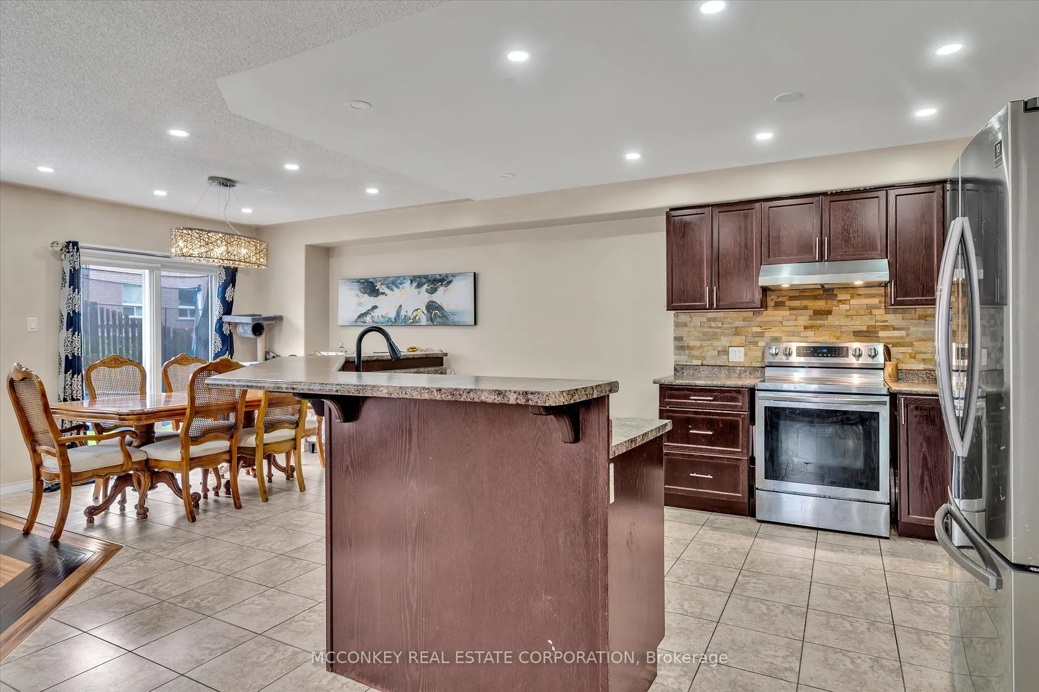 609 ACKERMAN Crescent