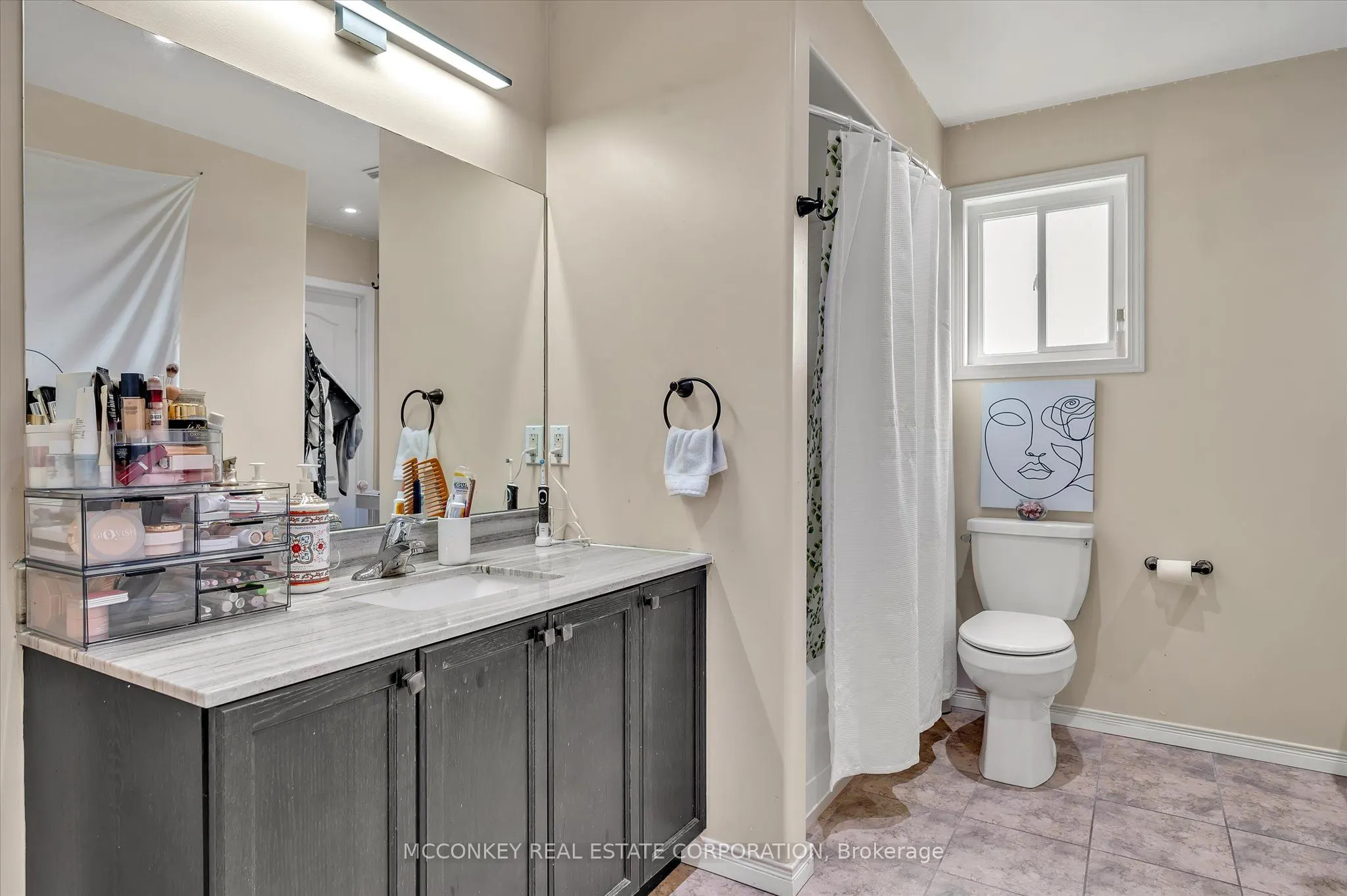 609 ACKERMAN Crescent