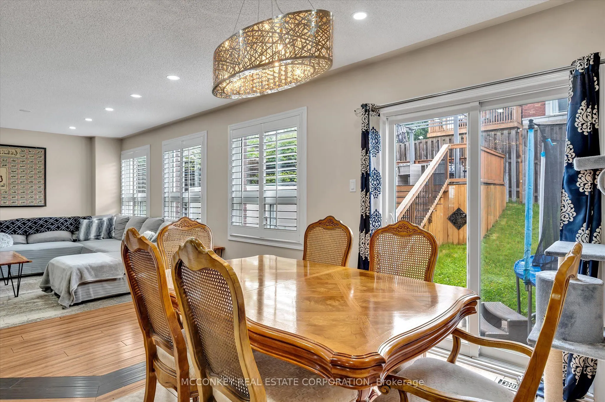 609 ACKERMAN Crescent