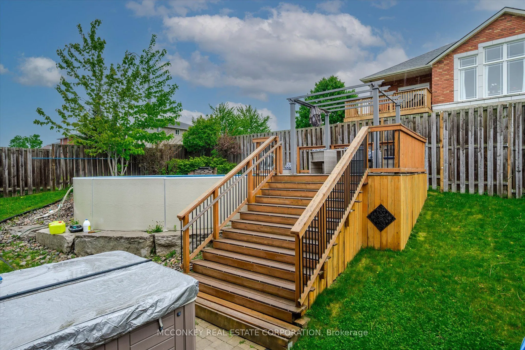 609 ACKERMAN Crescent
