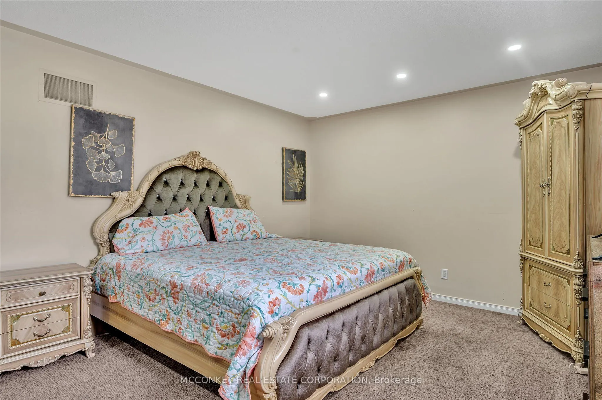 609 ACKERMAN Crescent