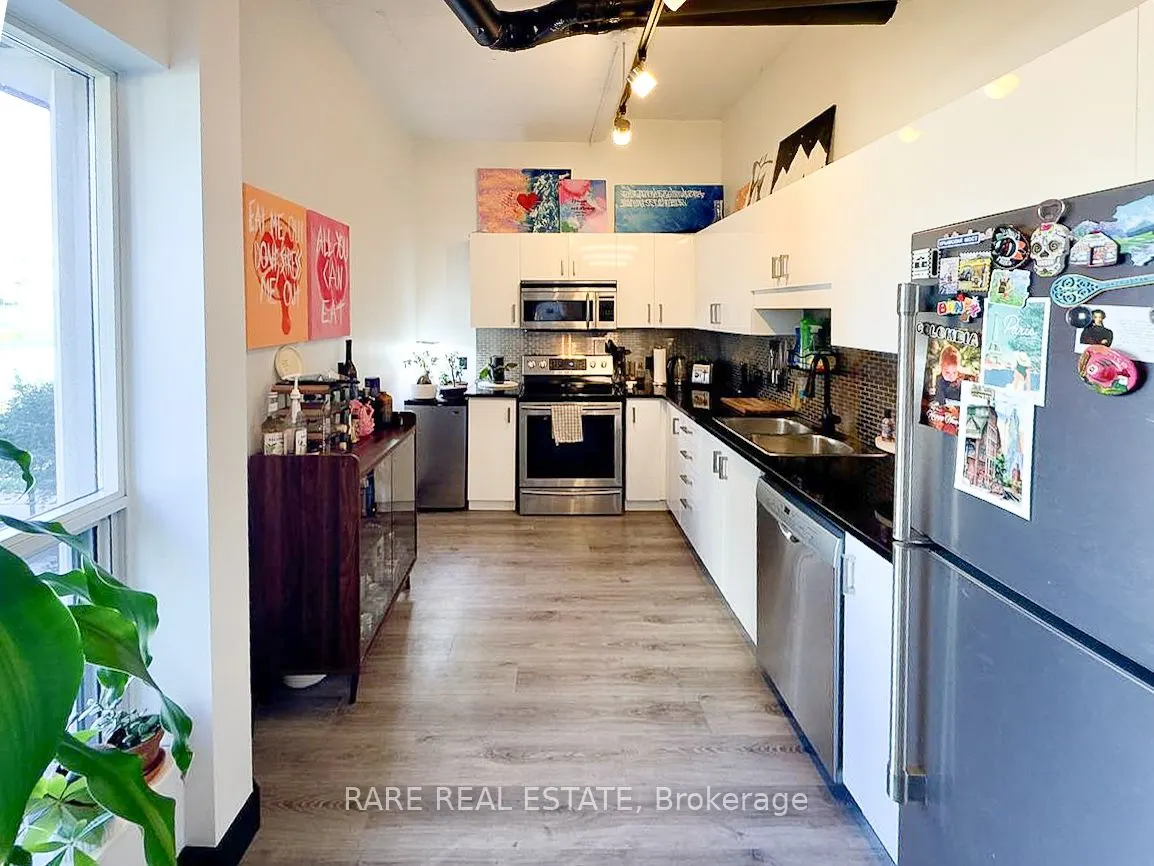 66 Bay Street S, #415