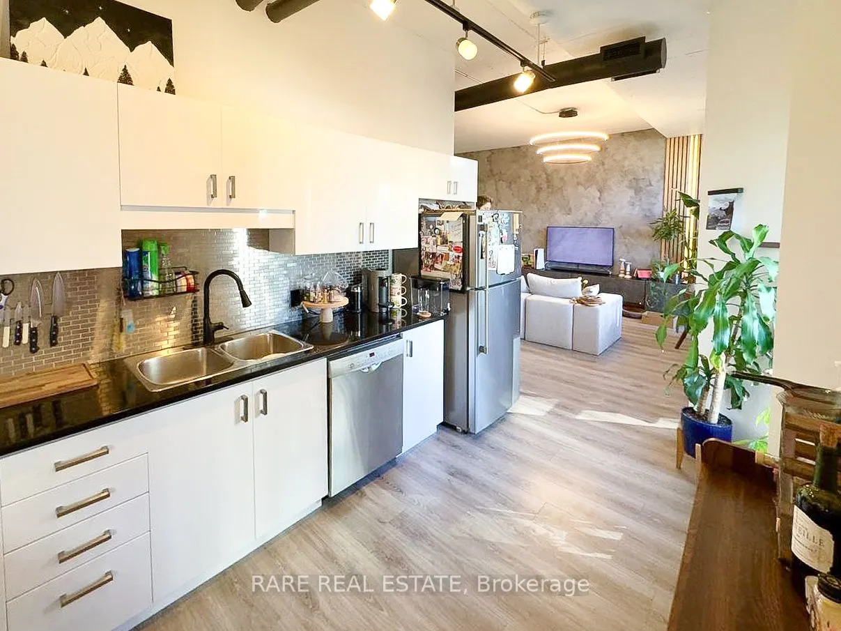 66 Bay Street S, #415