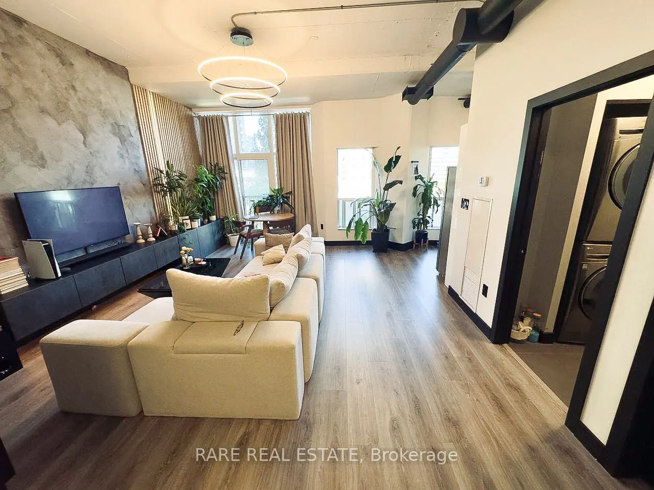 66 Bay Street S, #415