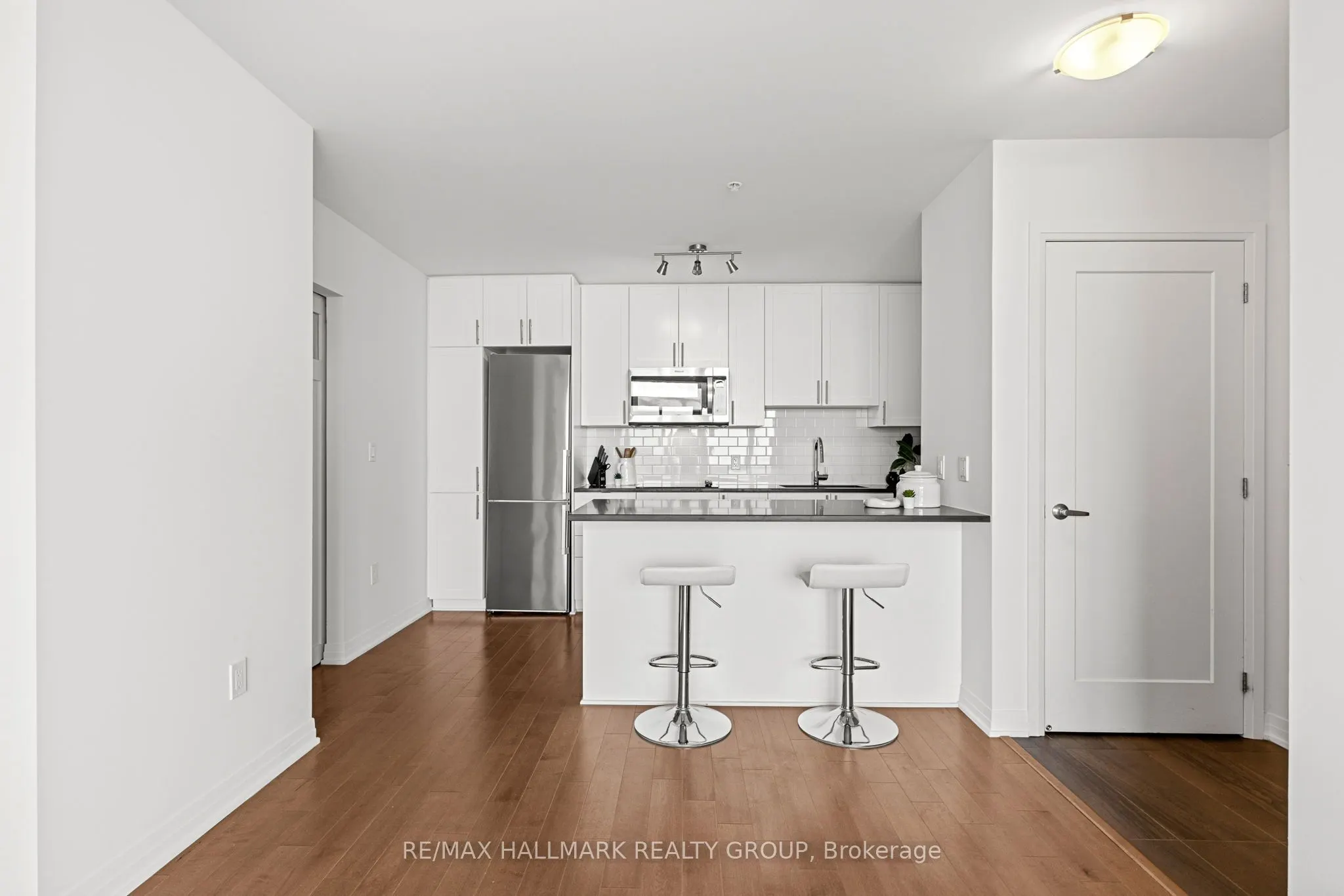 805 Carling Avenue, #4005