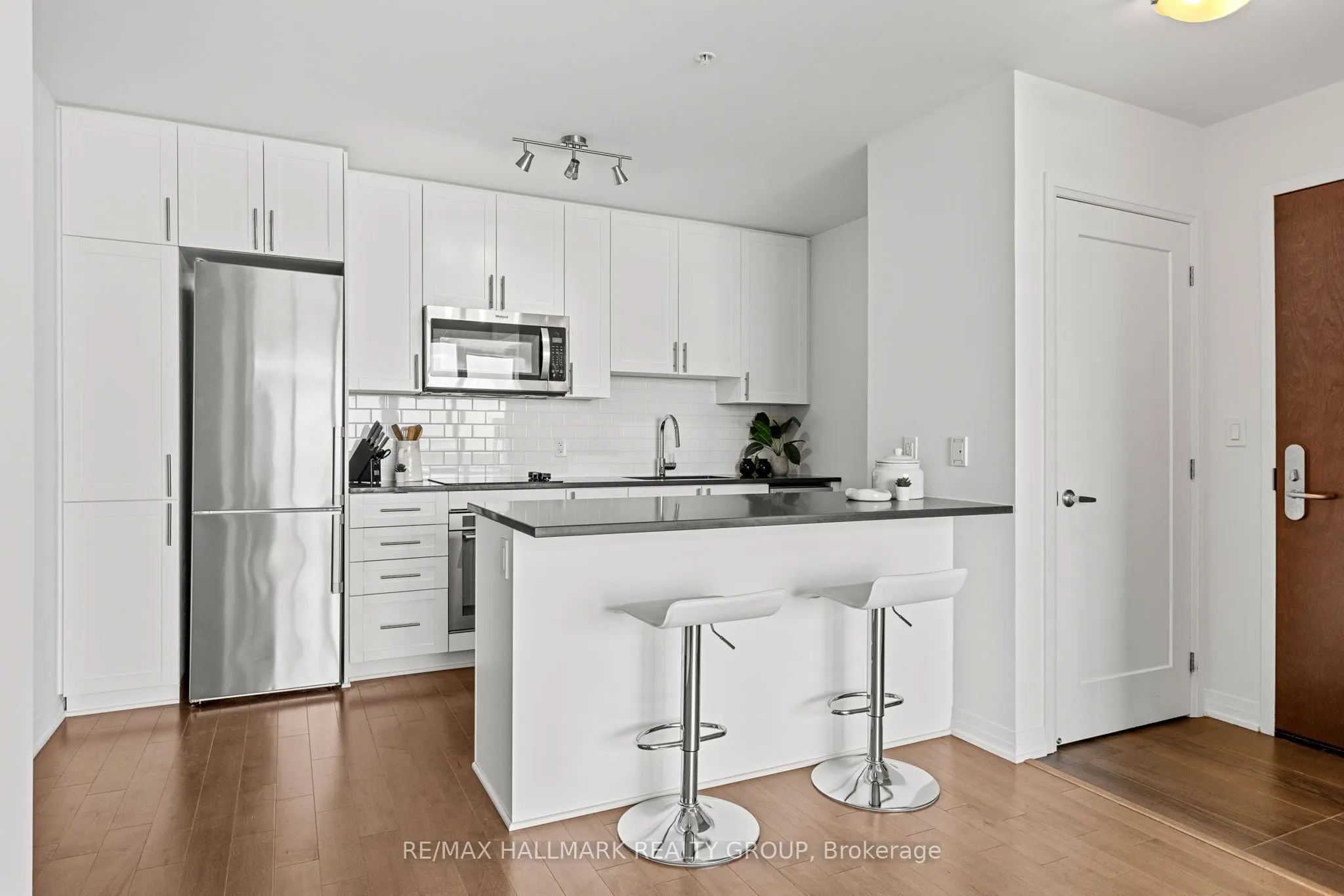 805 Carling Avenue, #4005