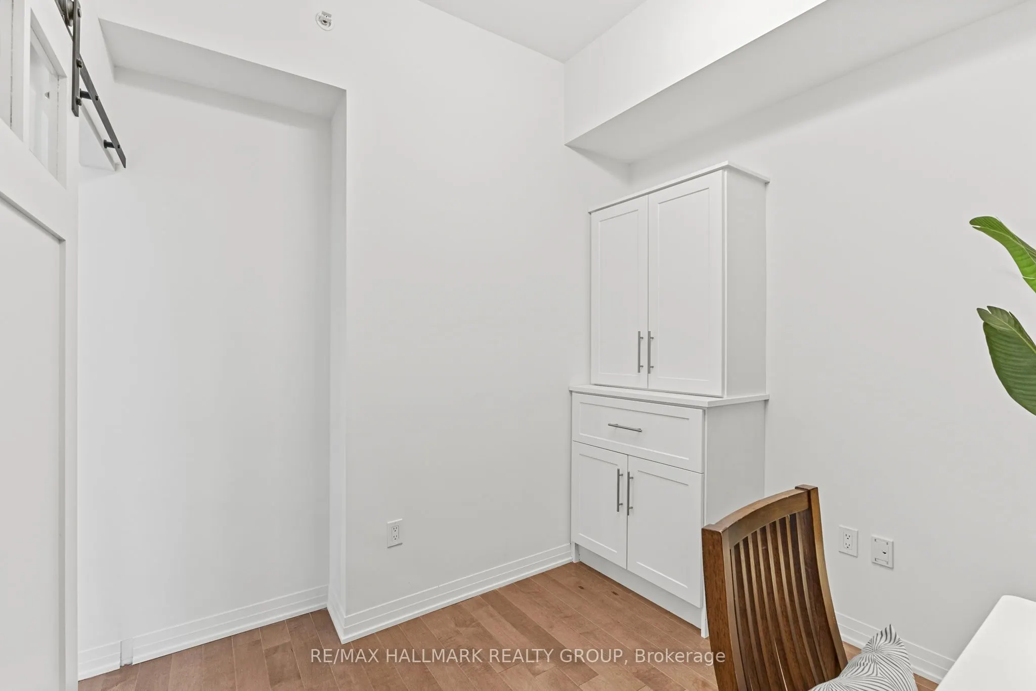 805 Carling Avenue, #4005