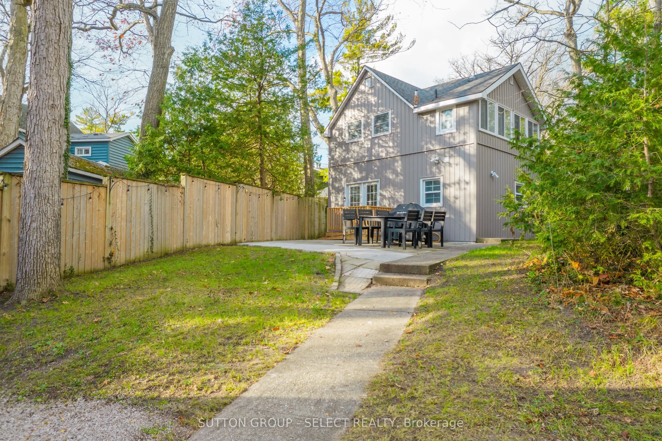 42 SHORELINE Drive