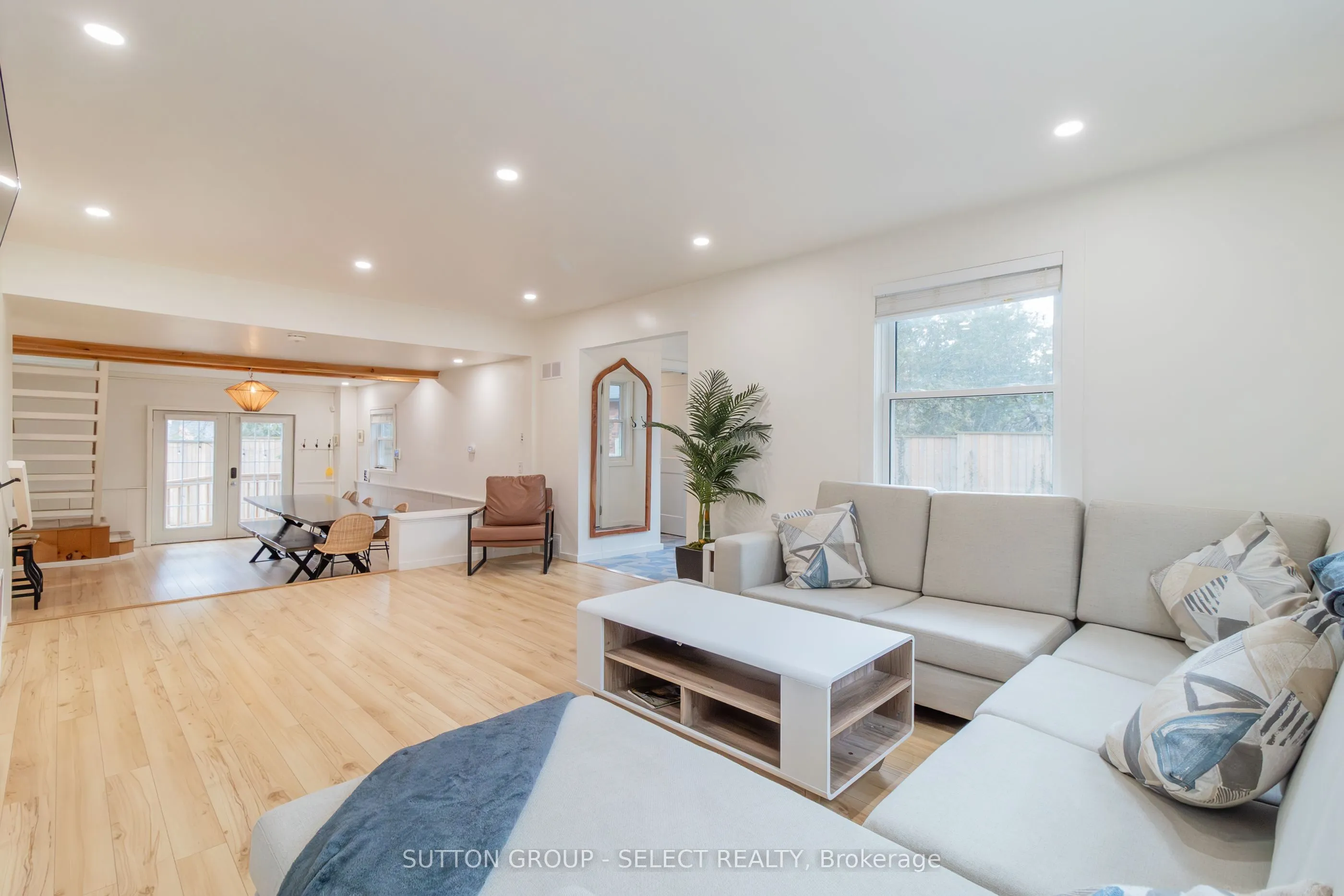 42 SHORELINE Drive