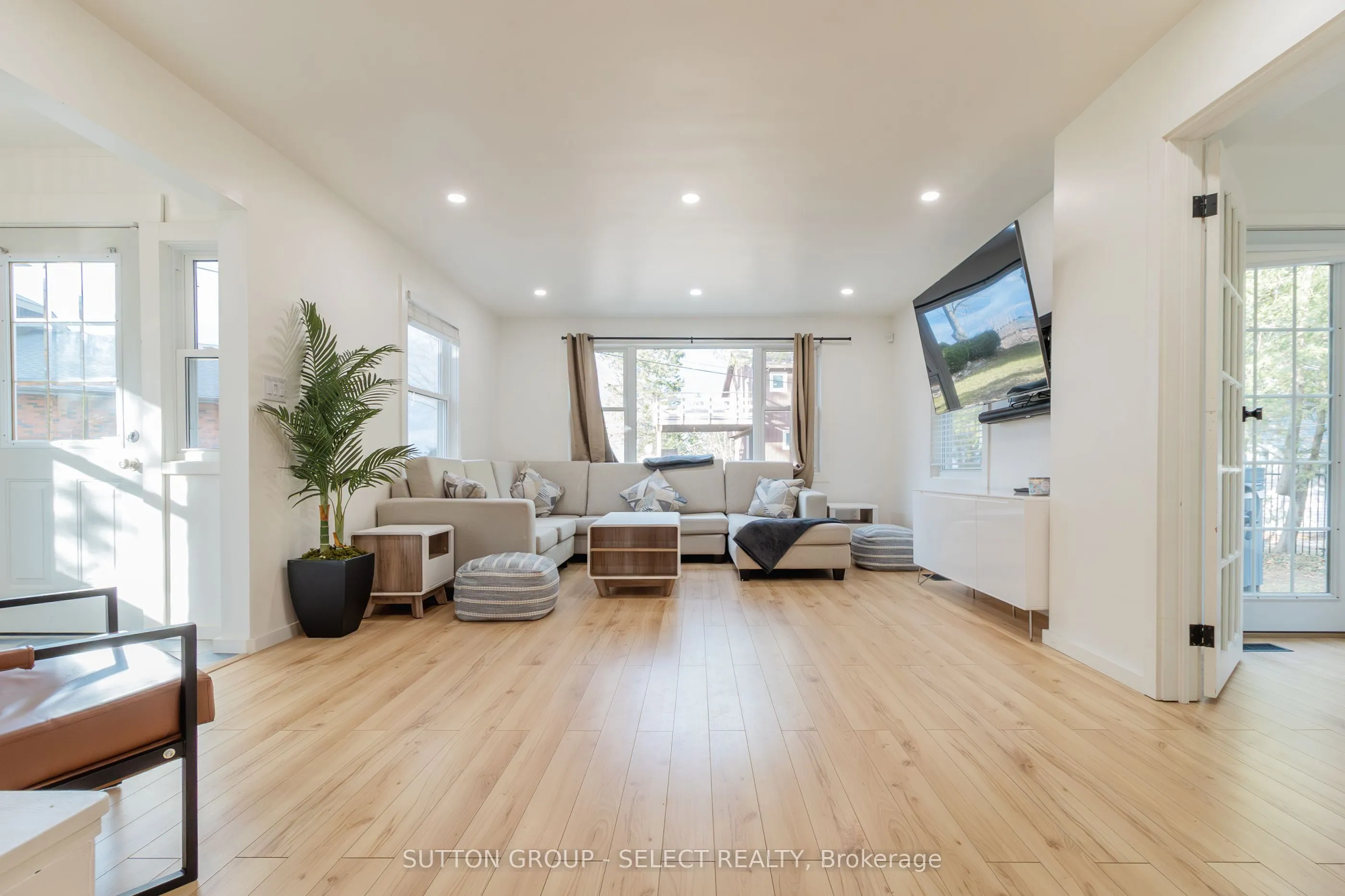 42 SHORELINE Drive