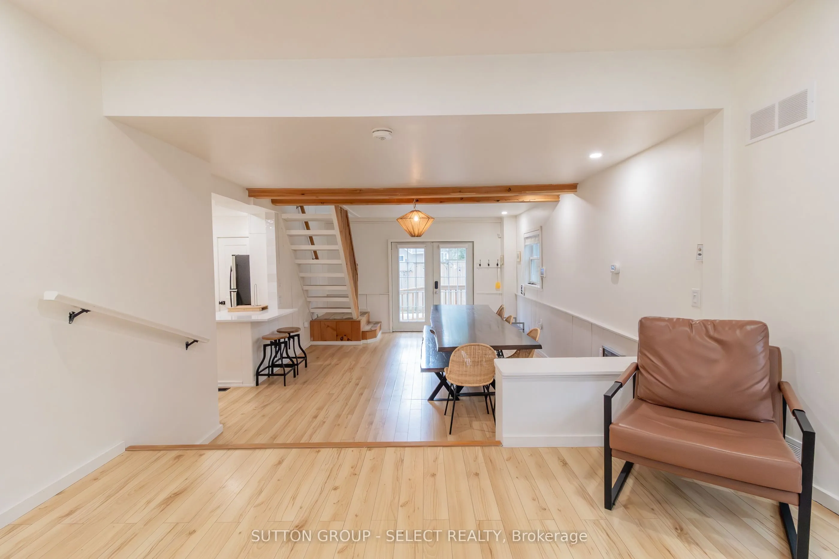42 SHORELINE Drive