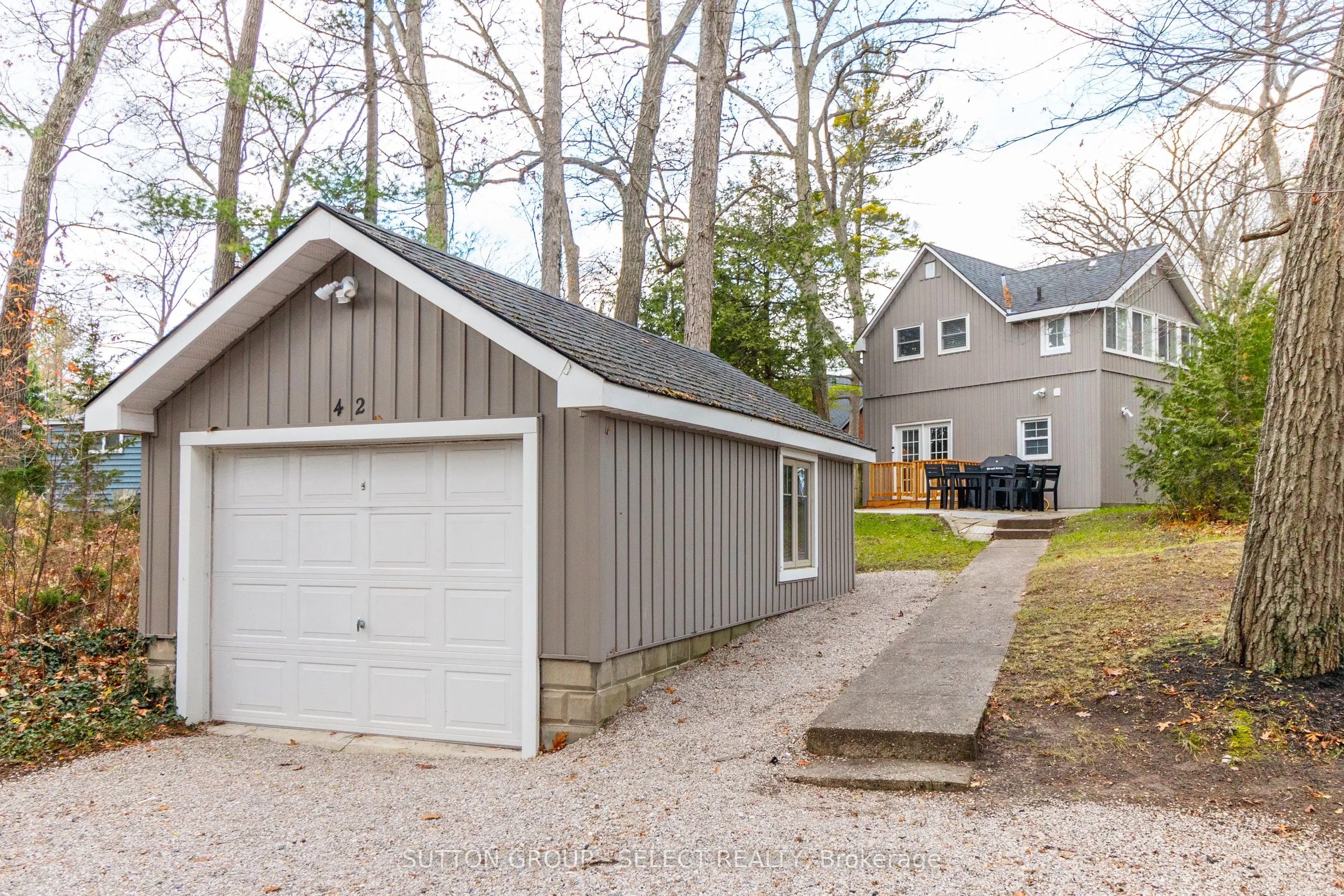 42 SHORELINE Drive