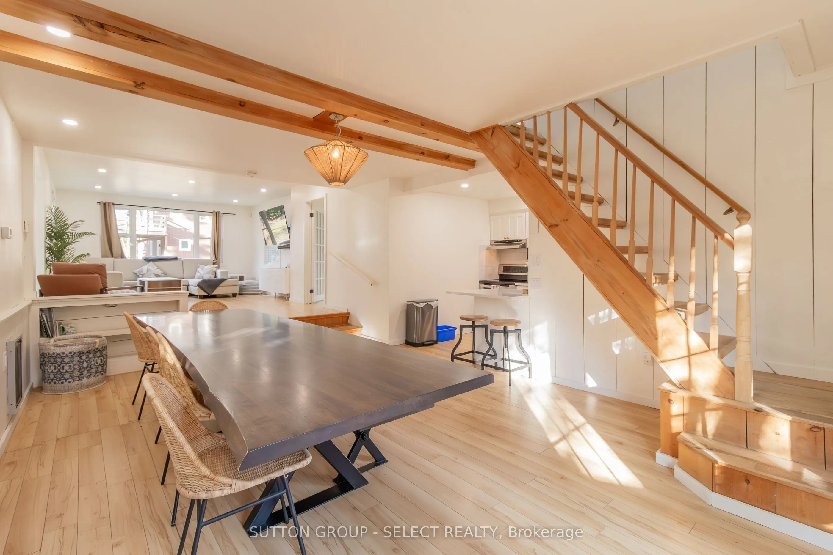 42 SHORELINE Drive