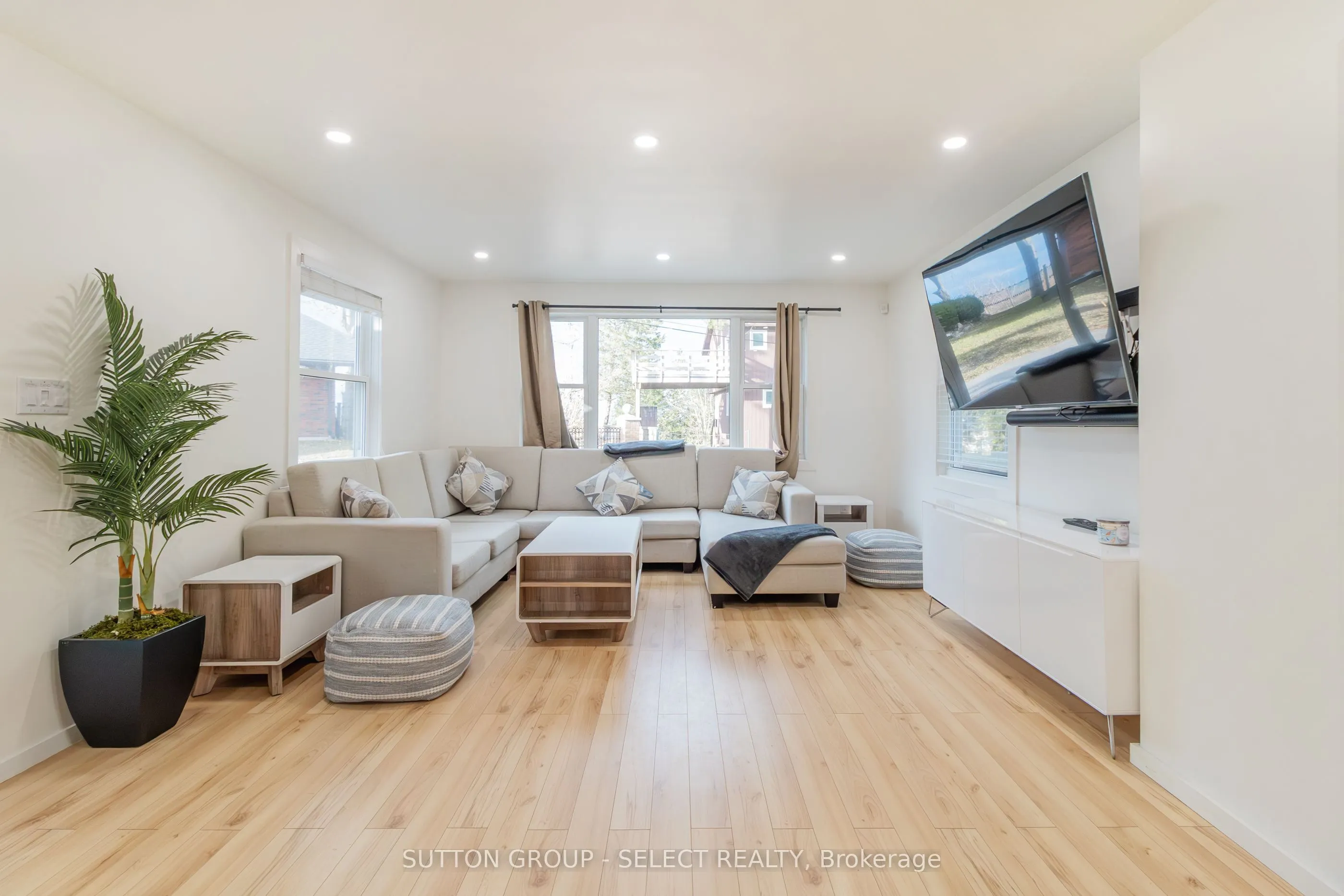 42 SHORELINE Drive