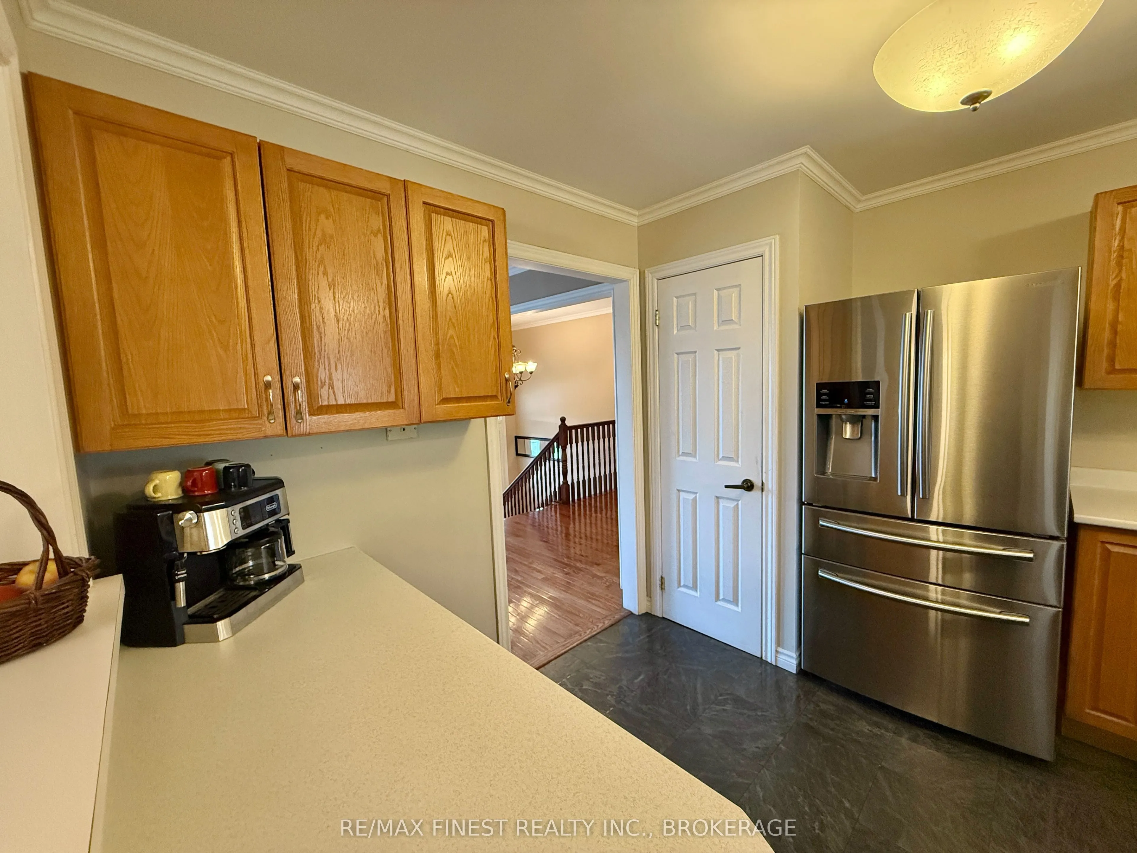 812 Palace Road