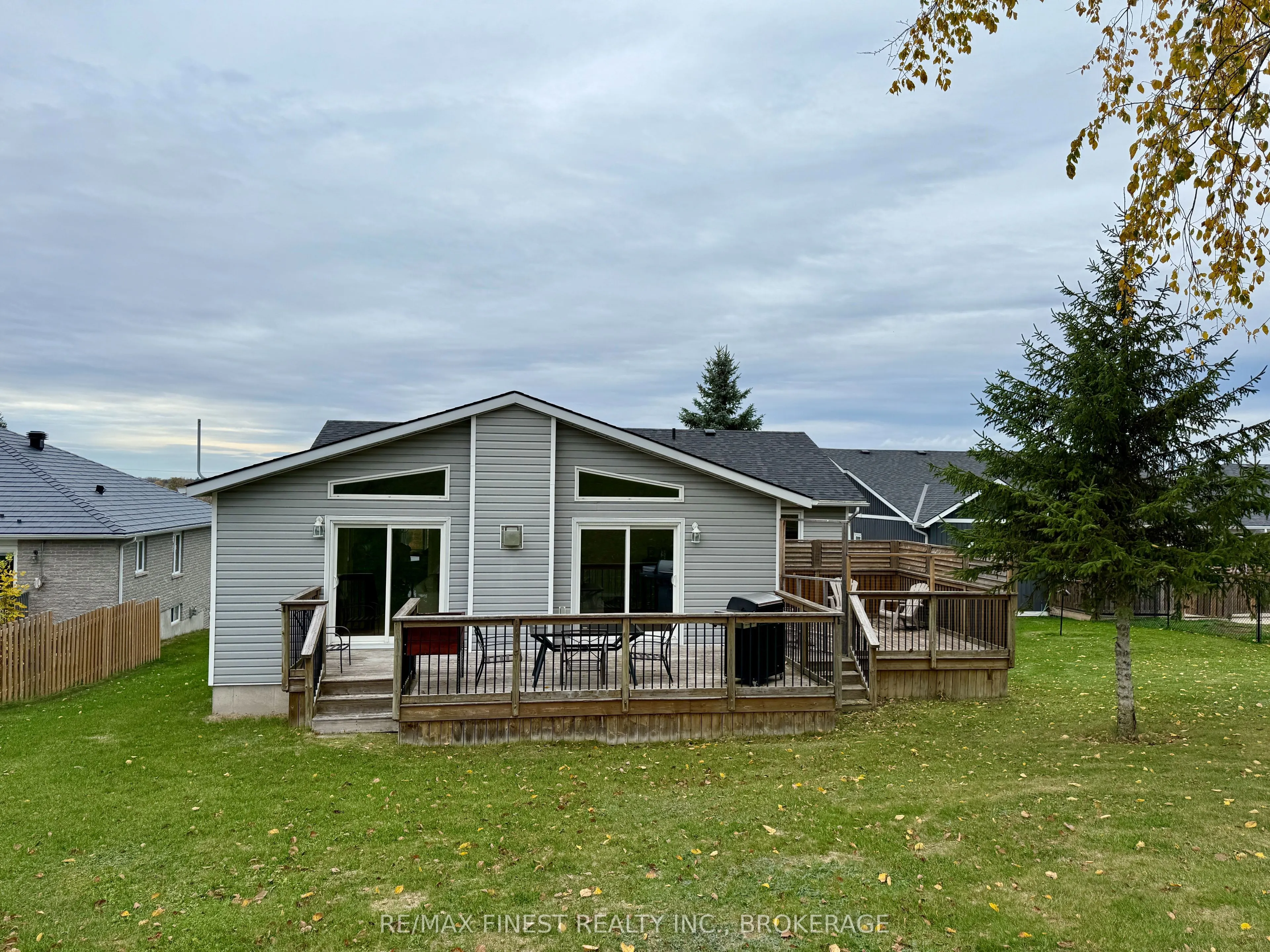 812 Palace Road