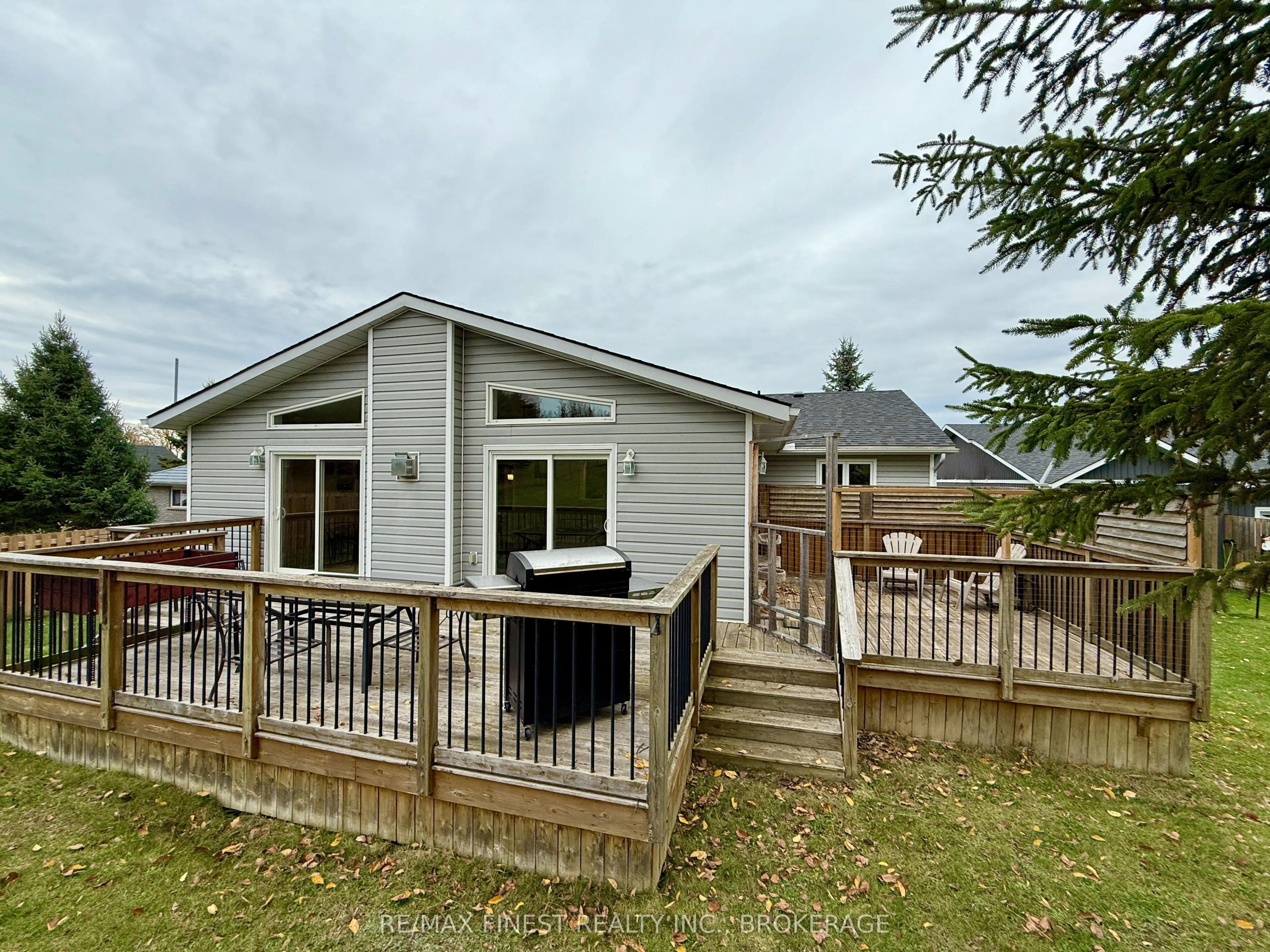 812 Palace Road