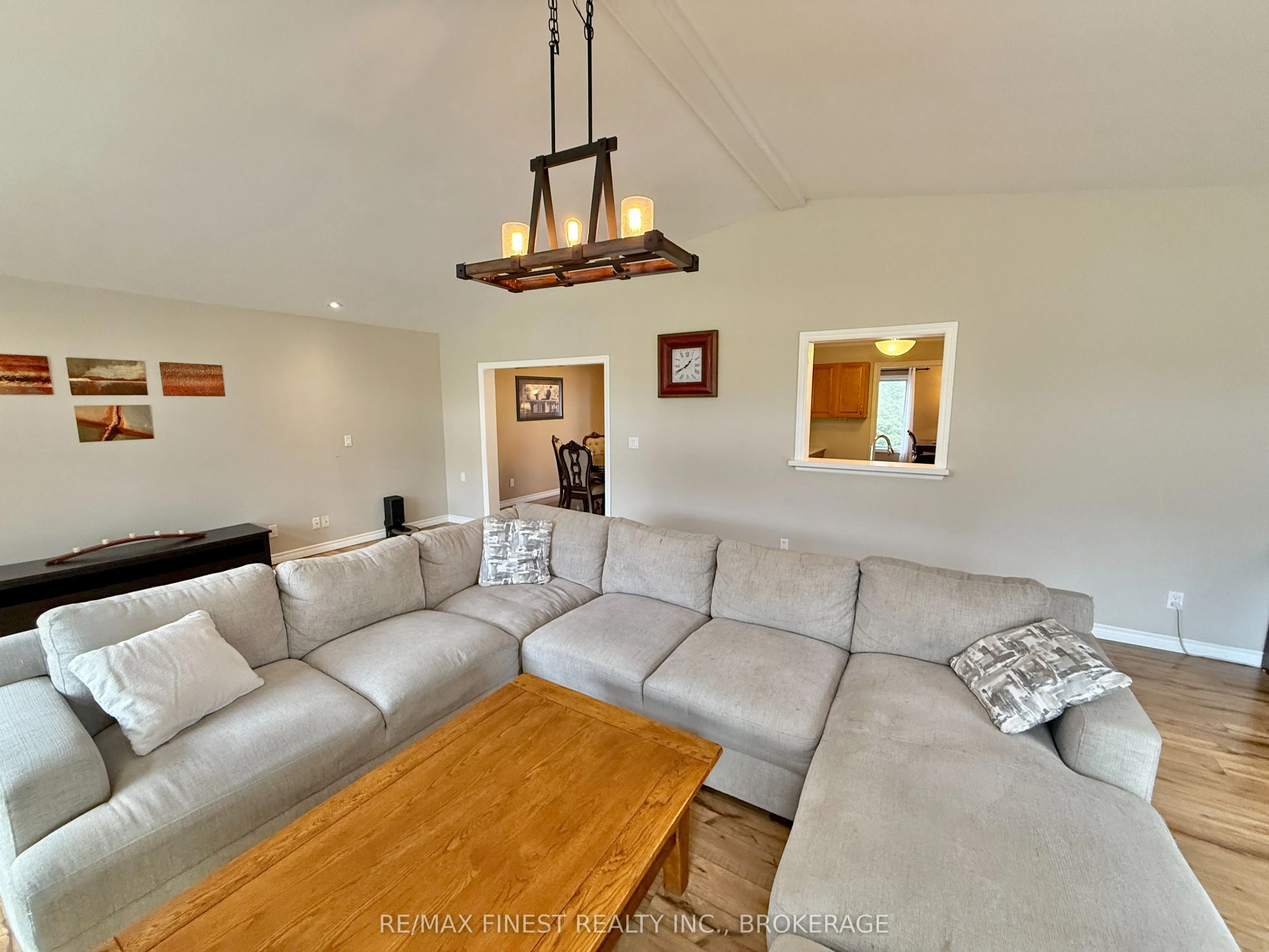 812 Palace Road