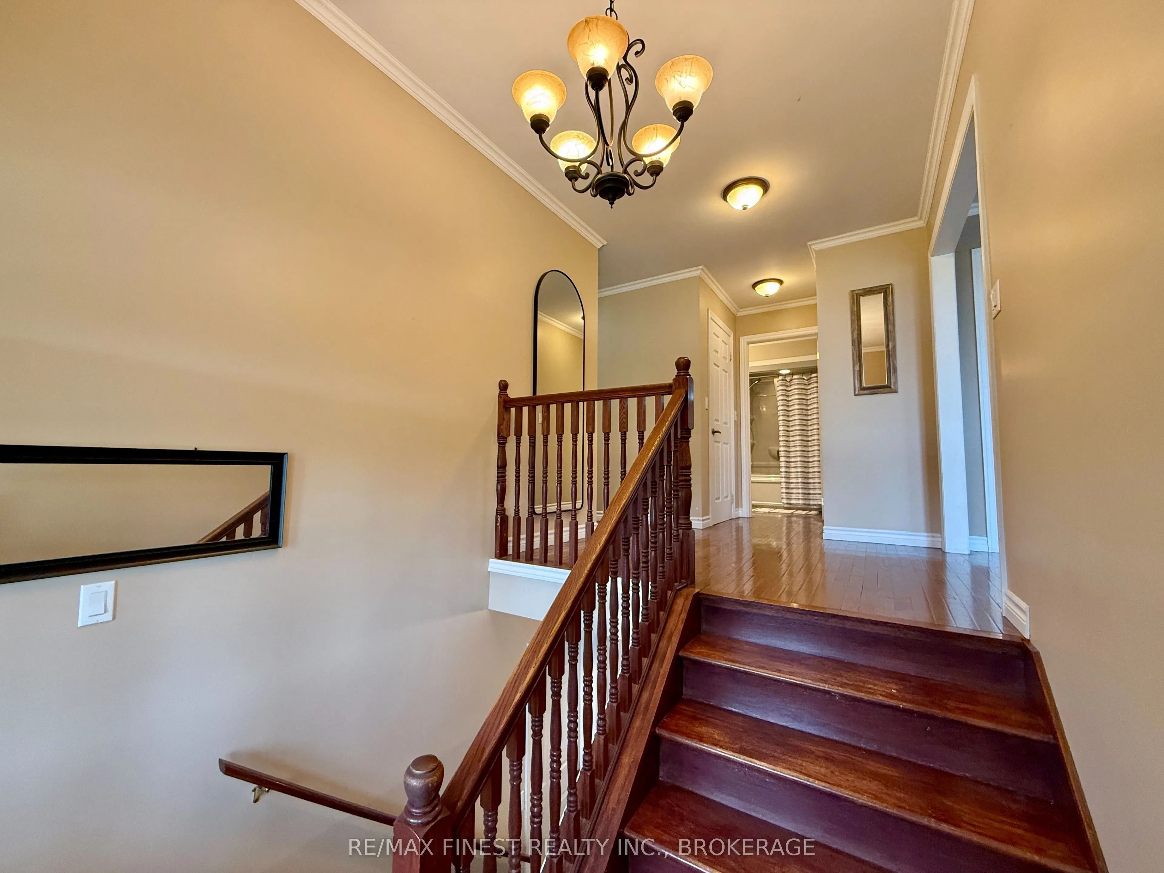 812 Palace Road