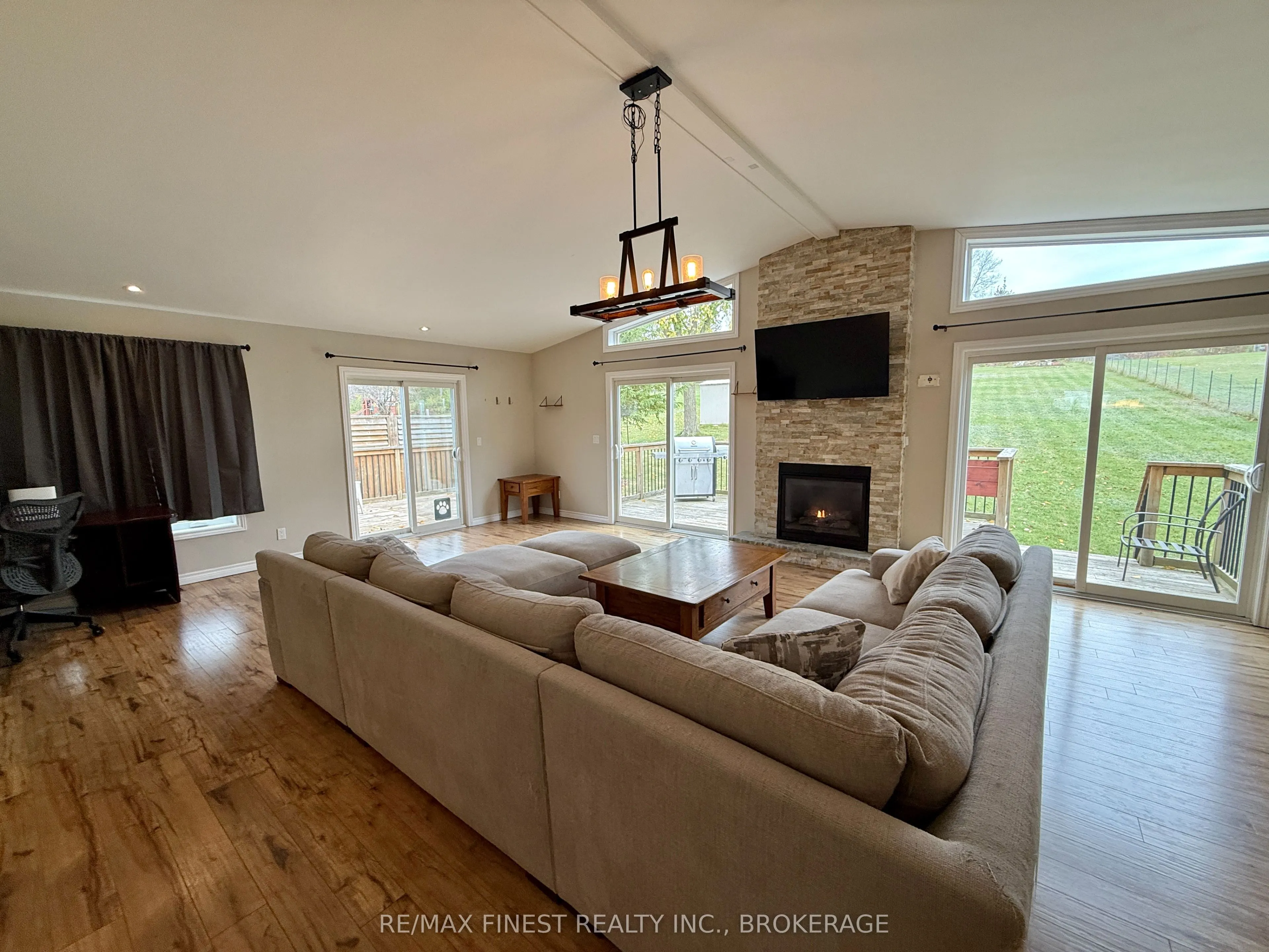 812 Palace Road