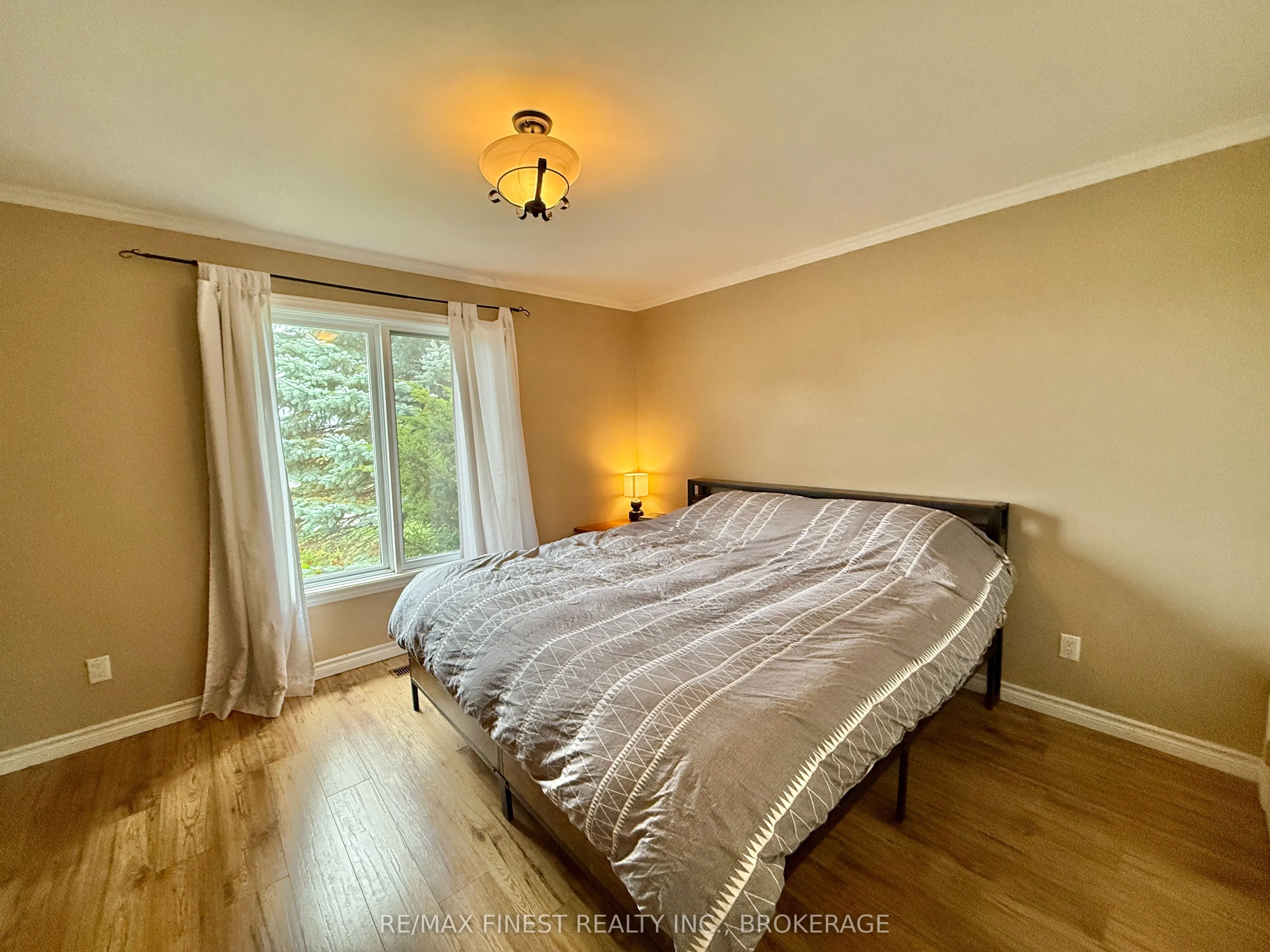 812 Palace Road