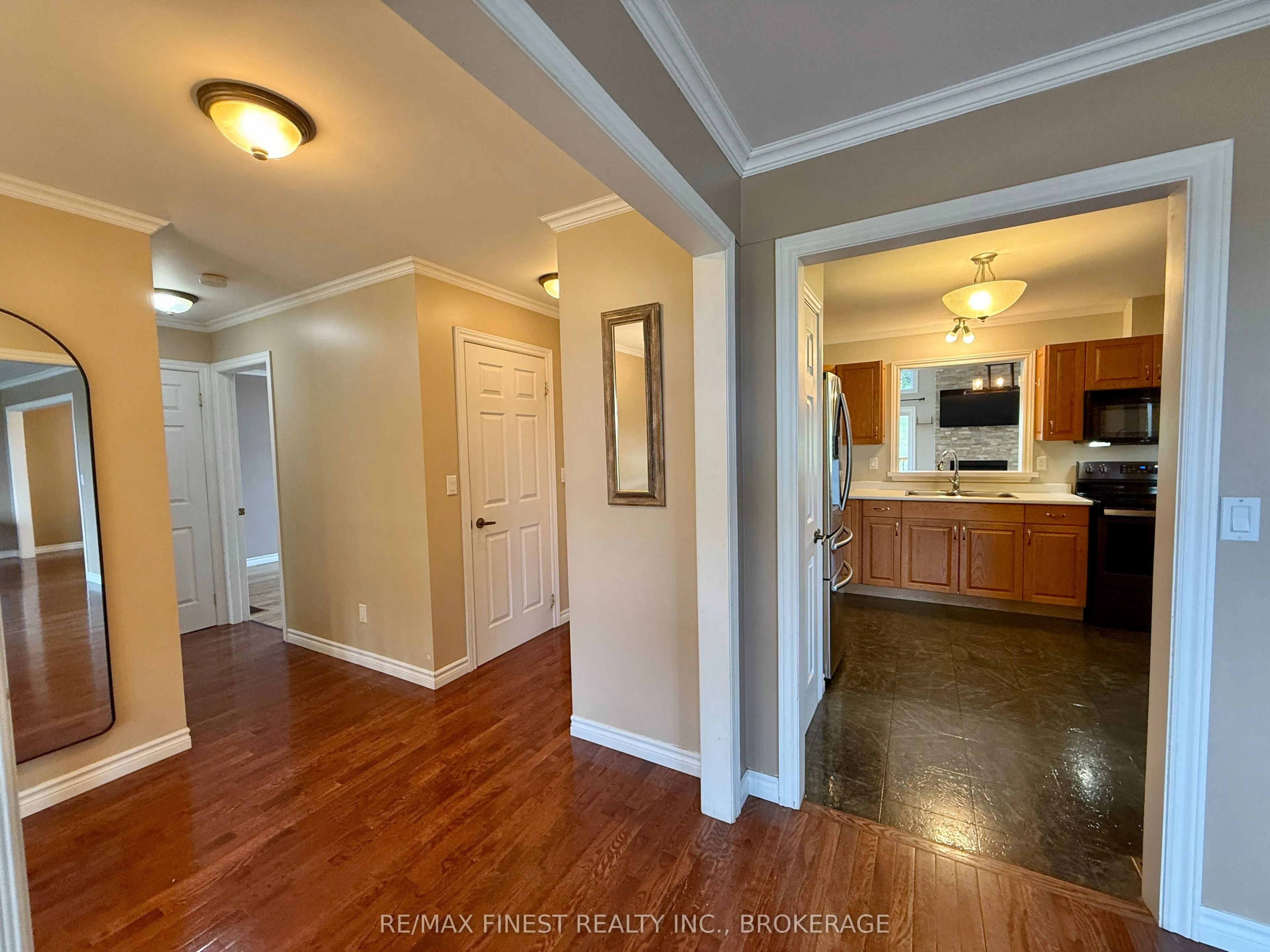 812 Palace Road