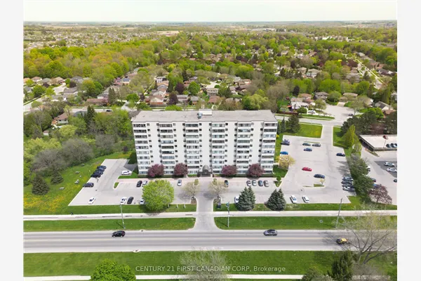 1600 Adelaide Street N, #811