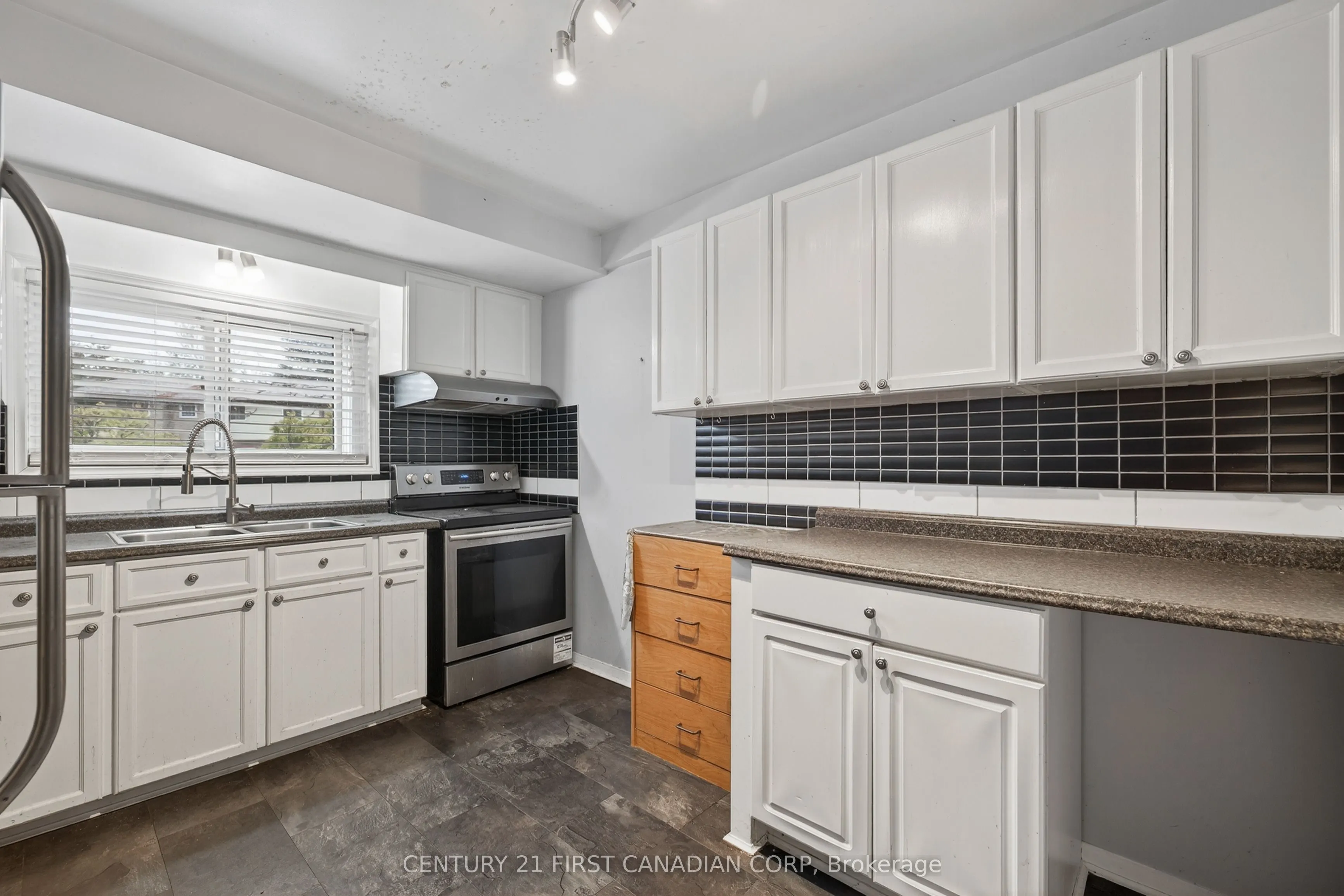 636 Wilkins Street, #5