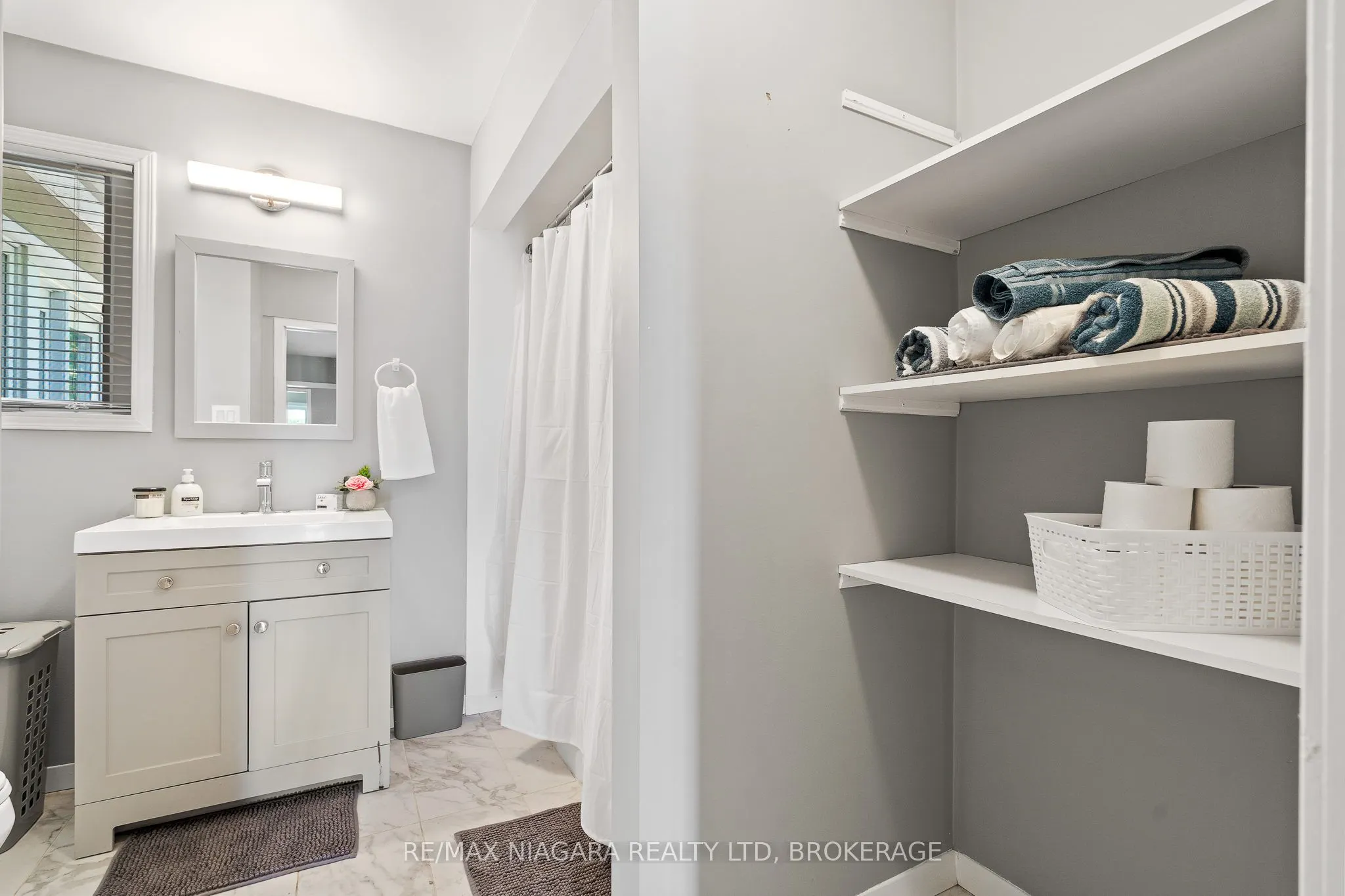 290 Lakeshore Road