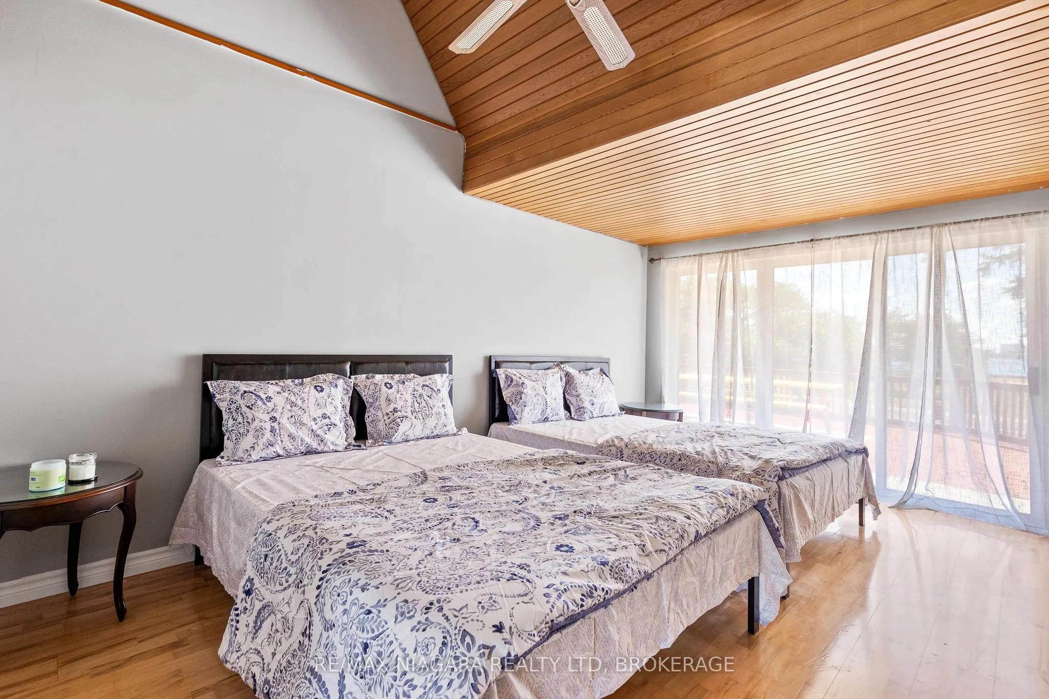290 Lakeshore Road