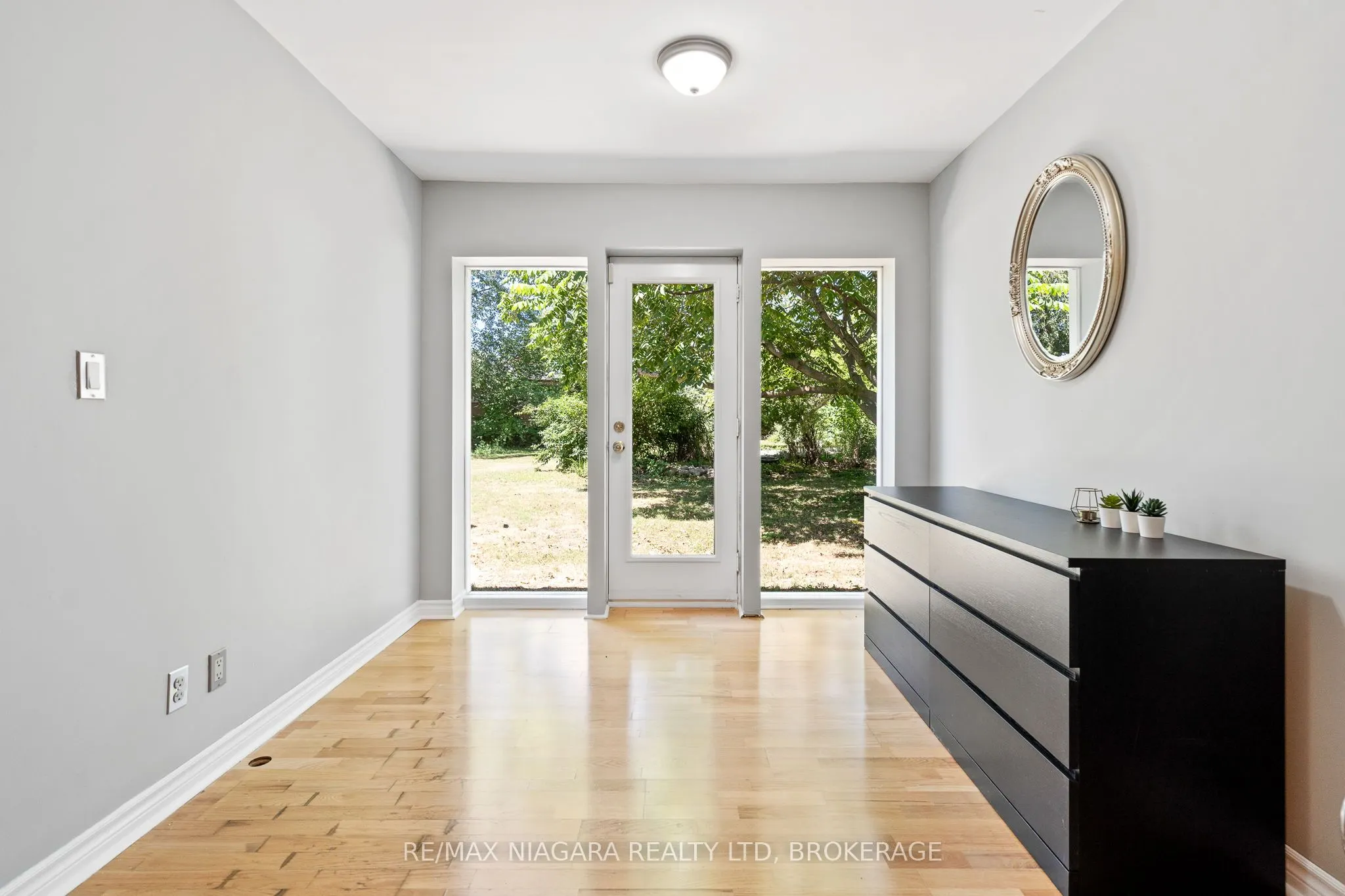 290 Lakeshore Road