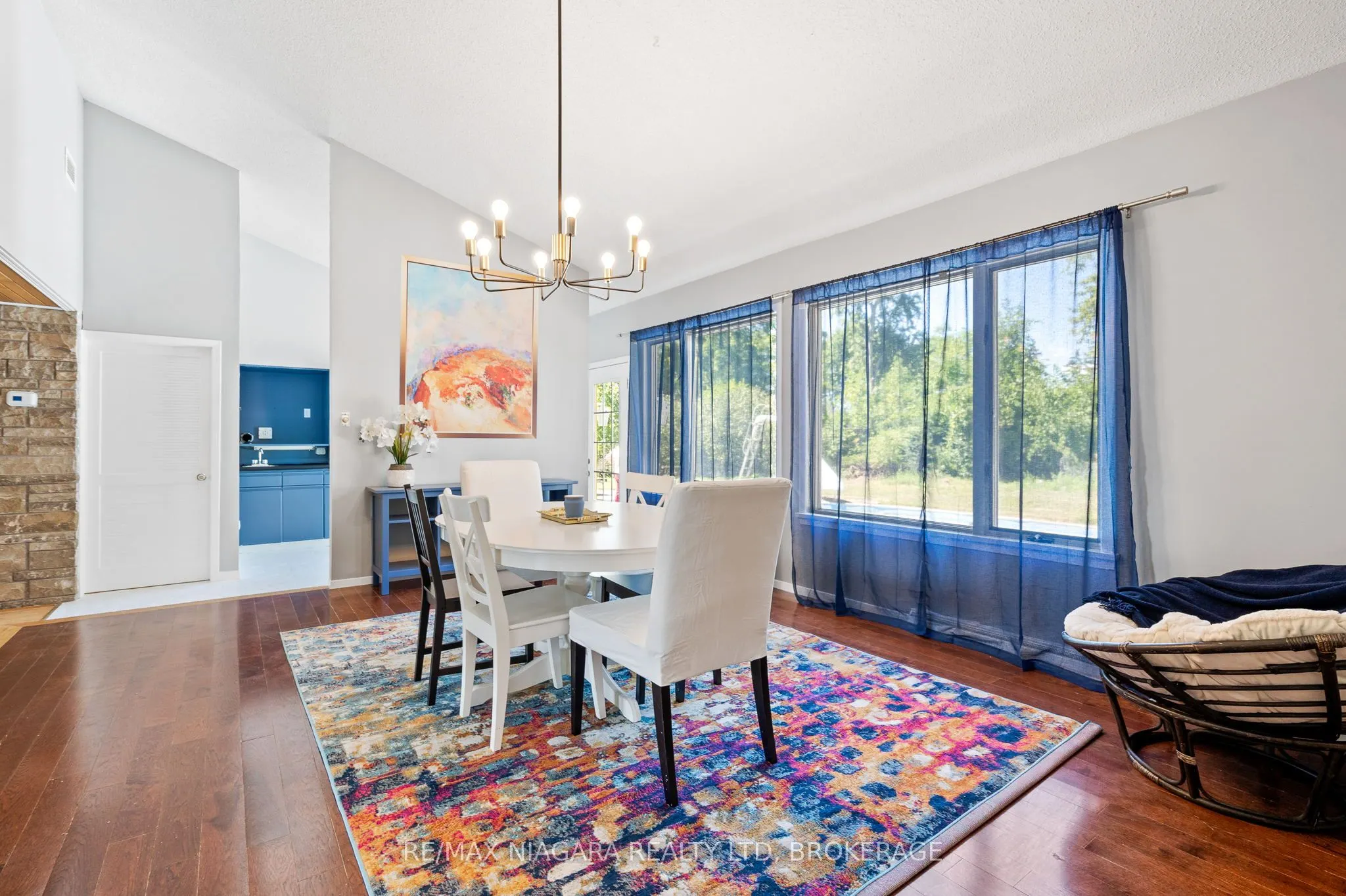 290 Lakeshore Road