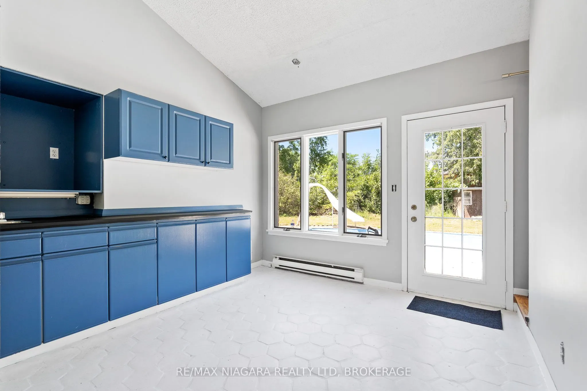 290 Lakeshore Road