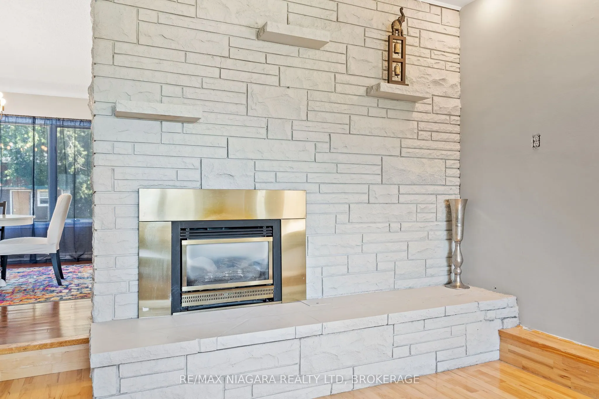 290 Lakeshore Road