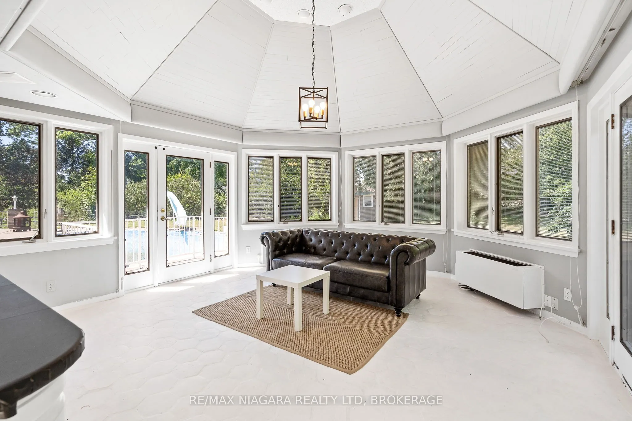 290 Lakeshore Road