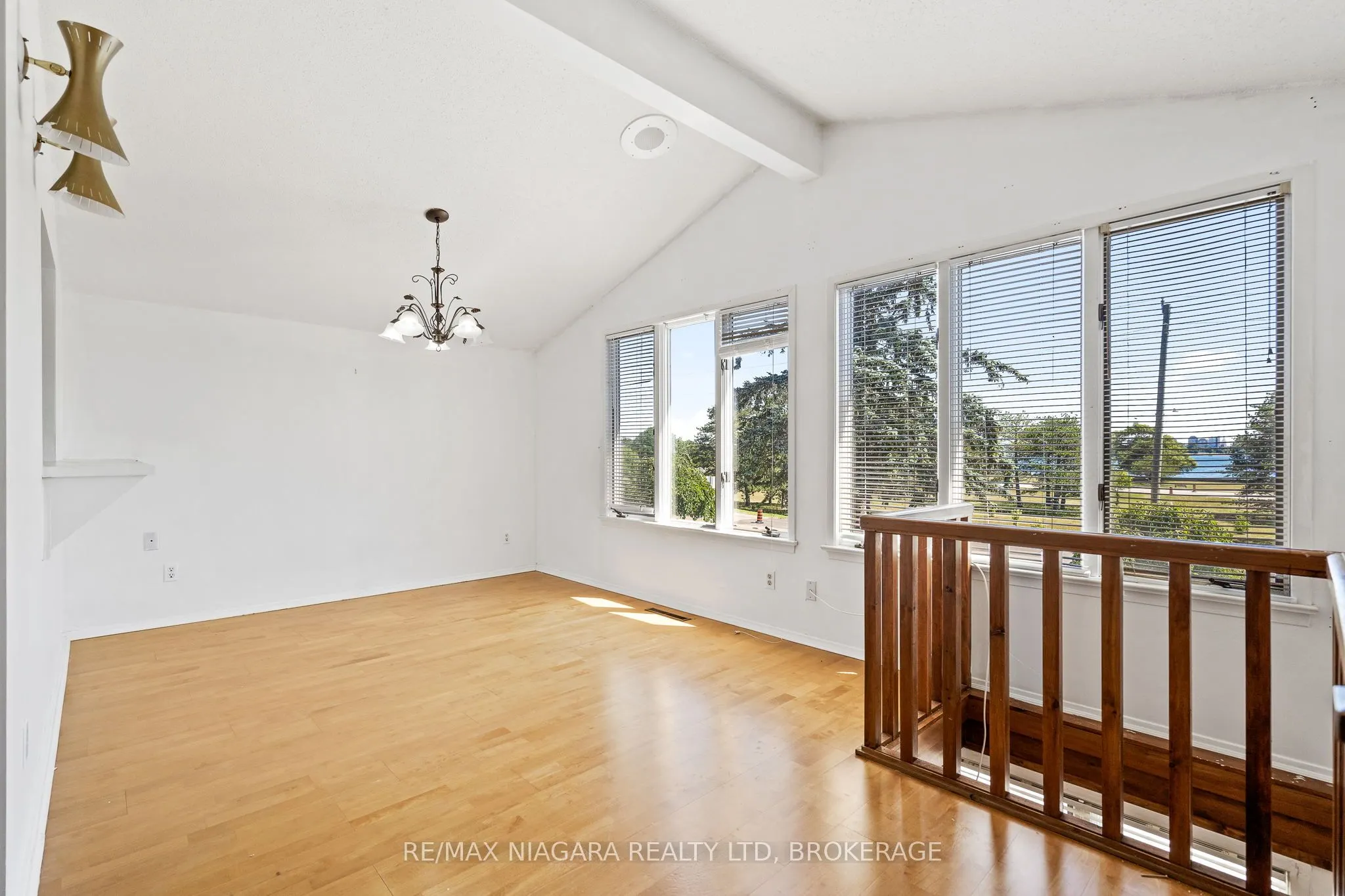 290 Lakeshore Road