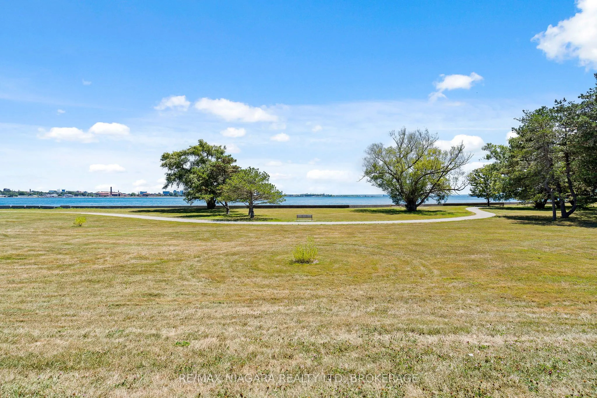 290 Lakeshore Road